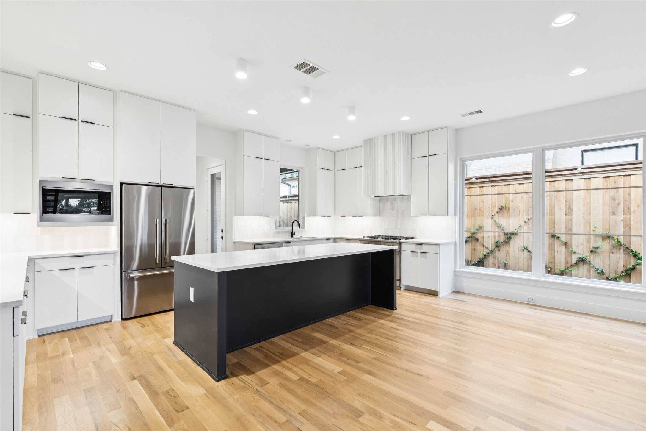 5463 Ellsworth Avenue