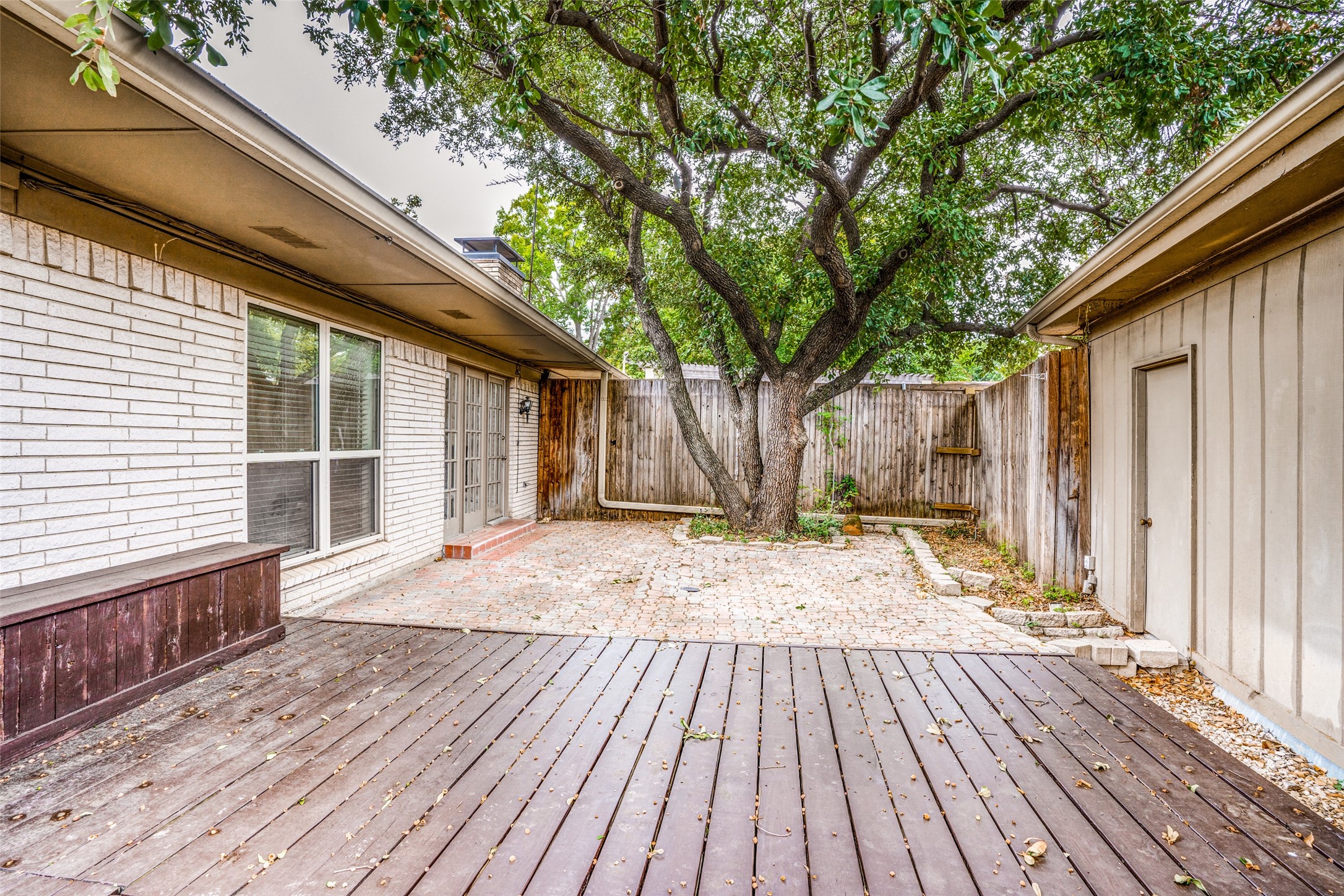 7507 Meadow Oaks Drive