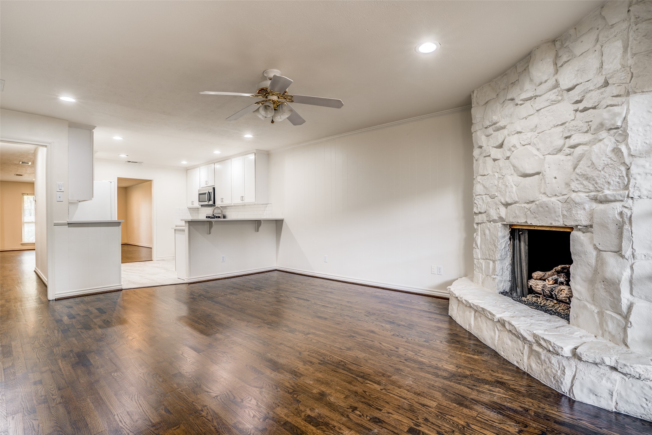 7507 Meadow Oaks Drive