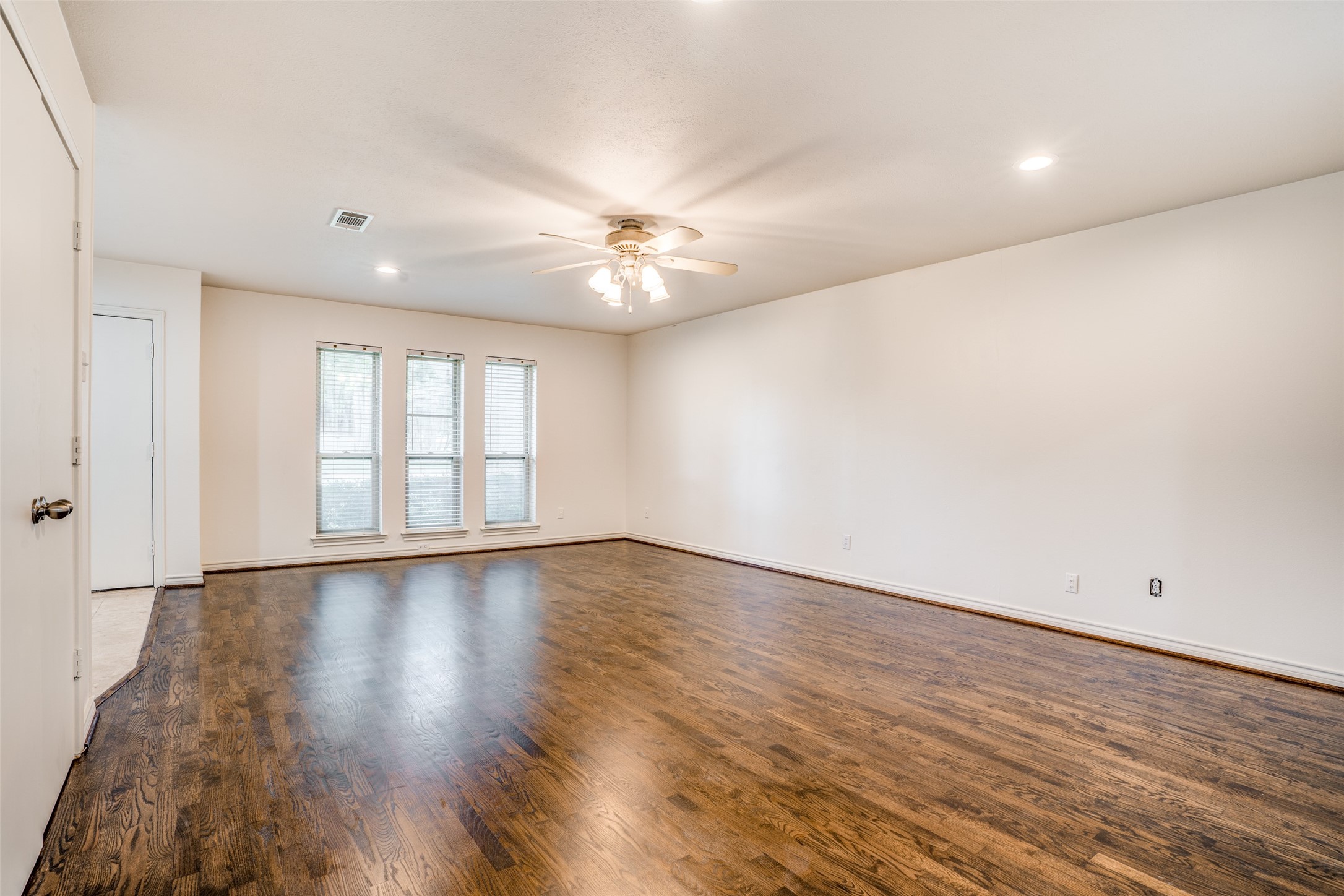 7507 Meadow Oaks Drive