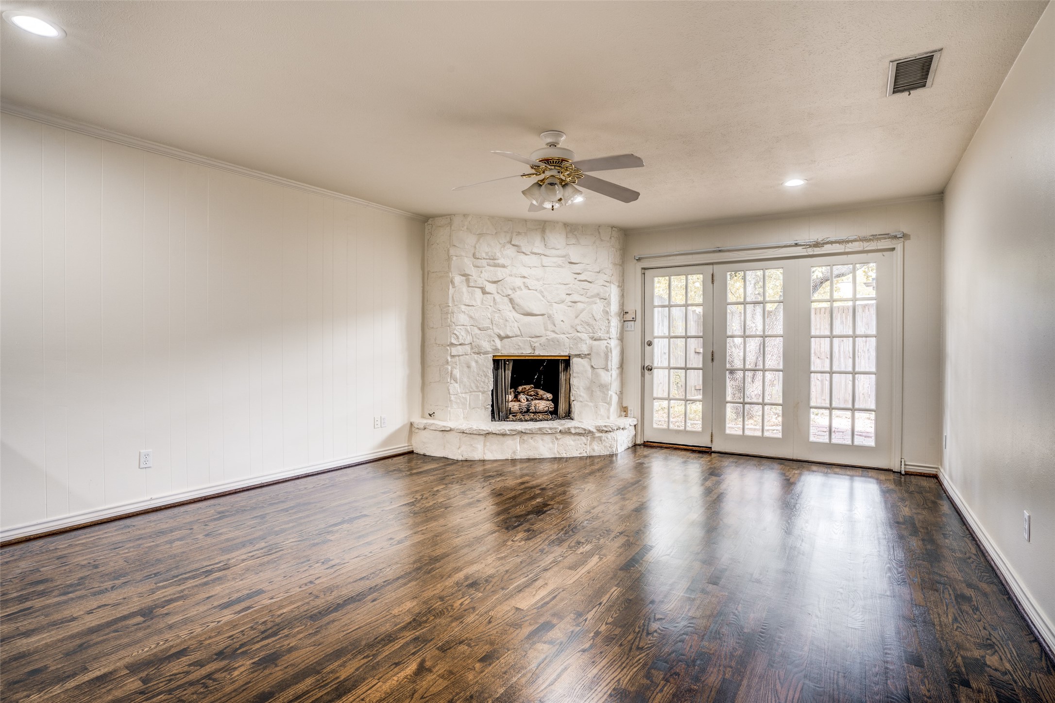 7507 Meadow Oaks Drive