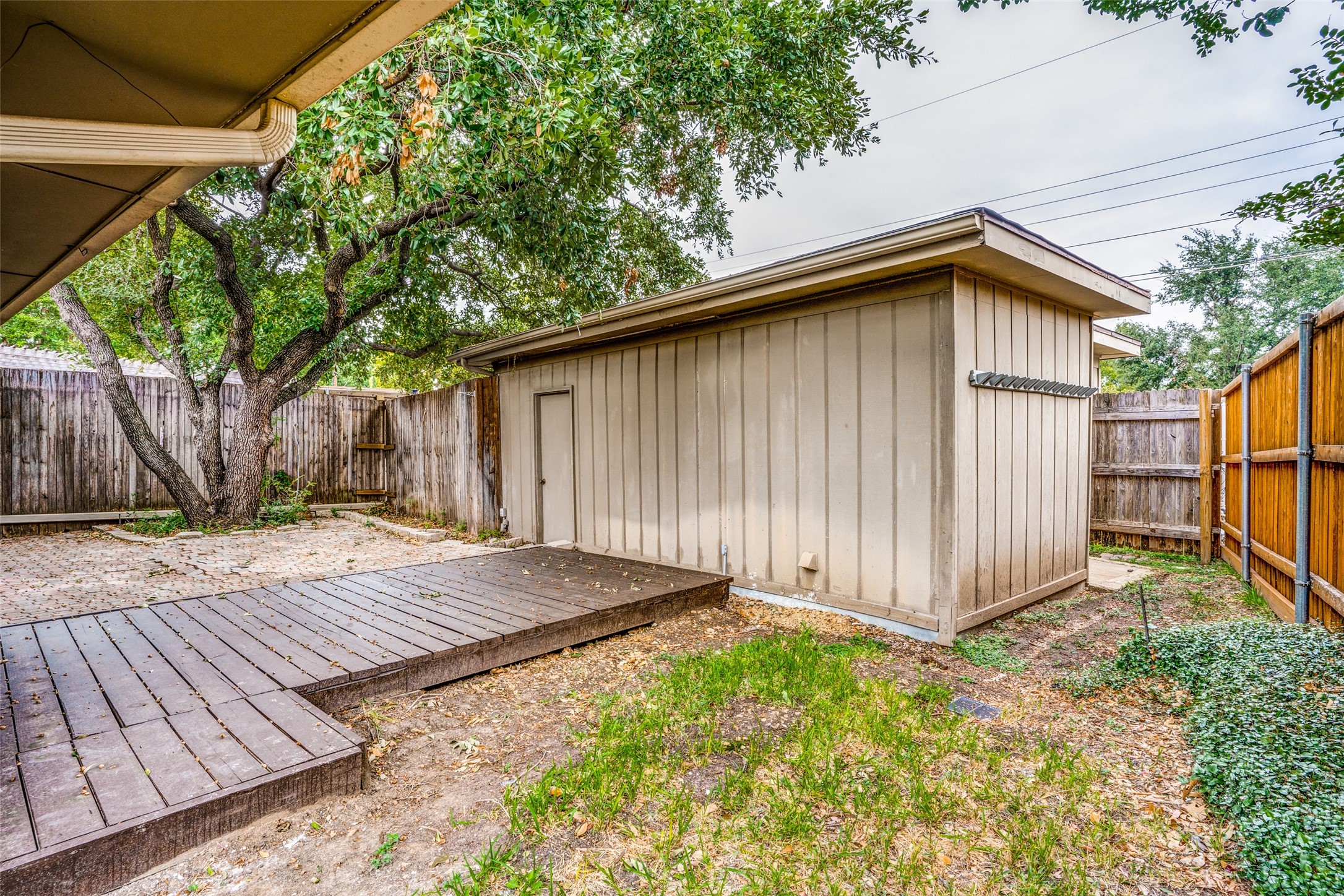 7507 Meadow Oaks Drive