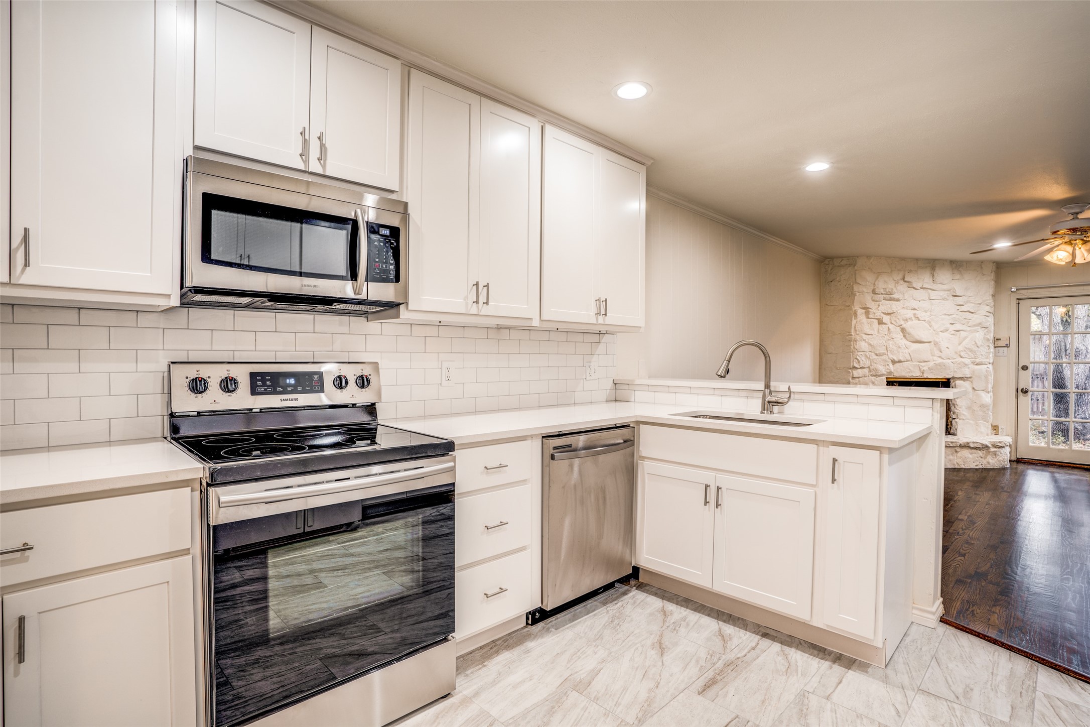 7507 Meadow Oaks Drive