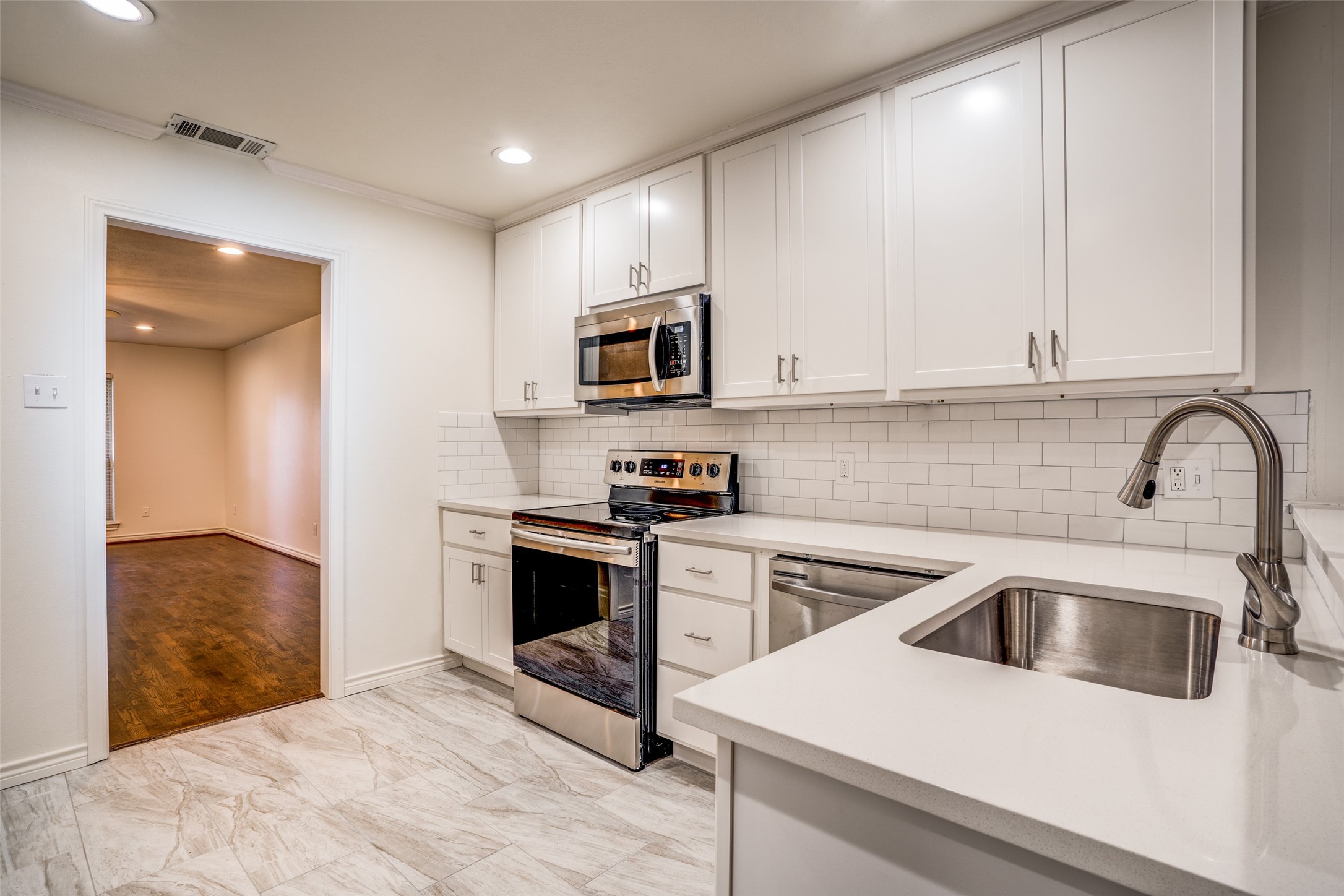 7507 Meadow Oaks Drive