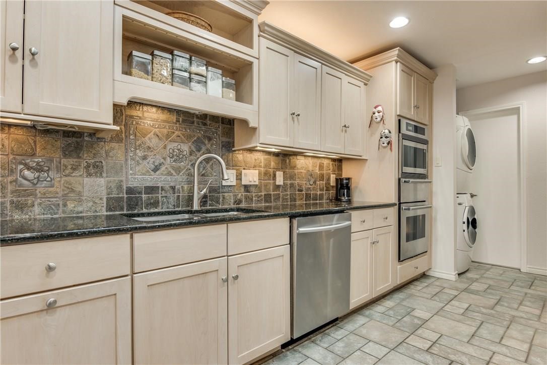 10404 Boedeker Street