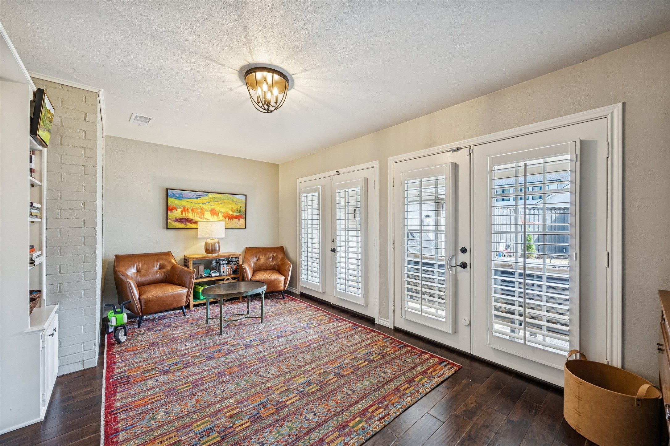 6520 Mercedes Avenue