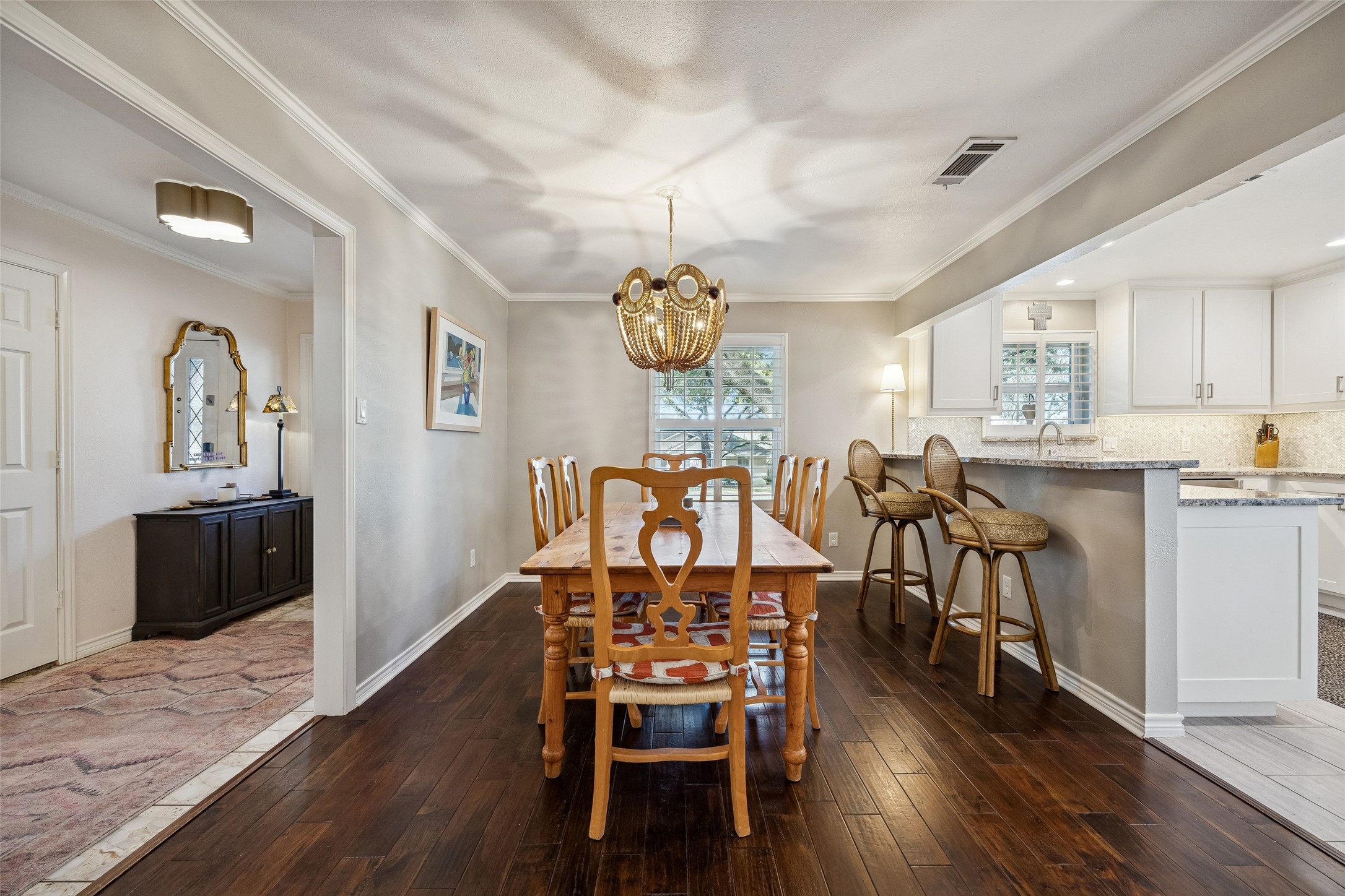 6520 Mercedes Avenue