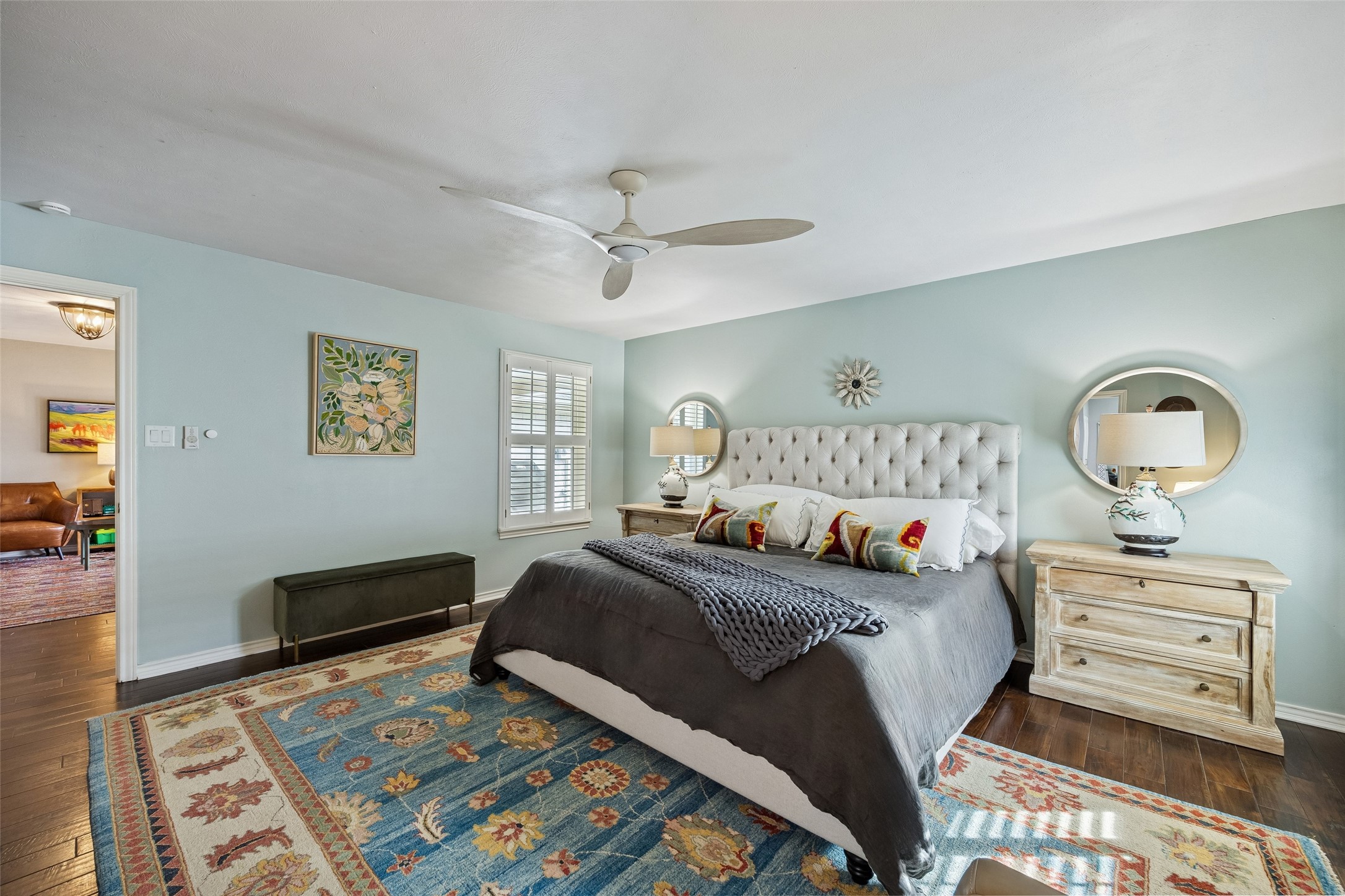 6520 Mercedes Avenue