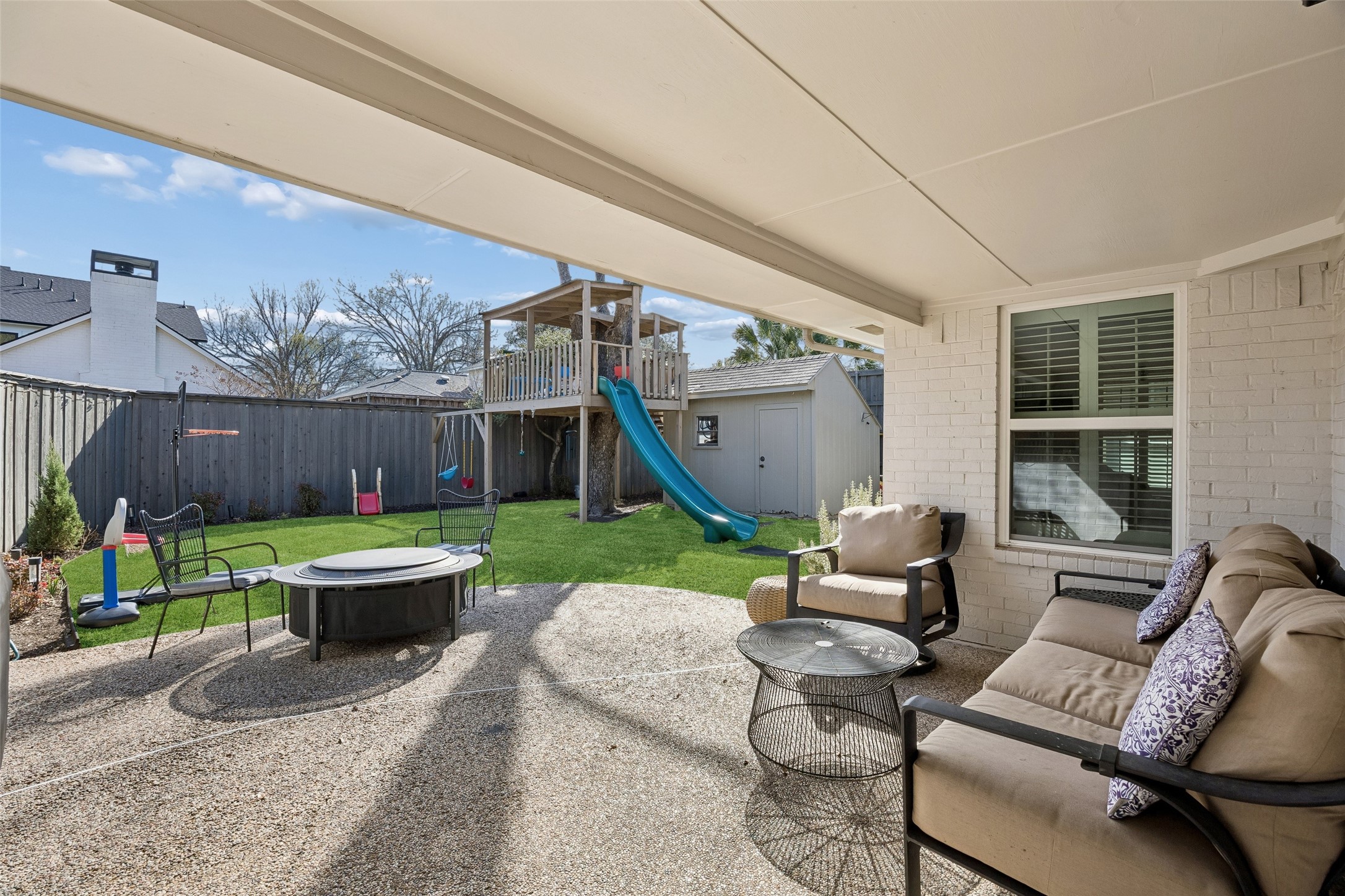 6520 Mercedes Avenue