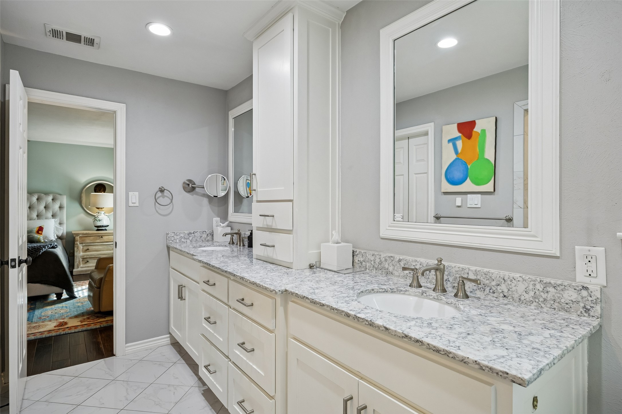 6520 Mercedes Avenue