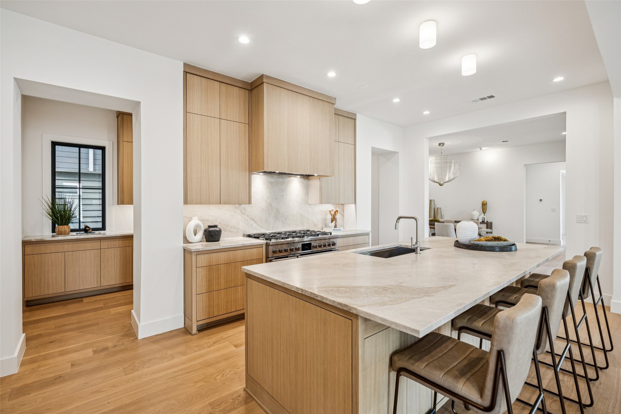 6833 Northridge Drive