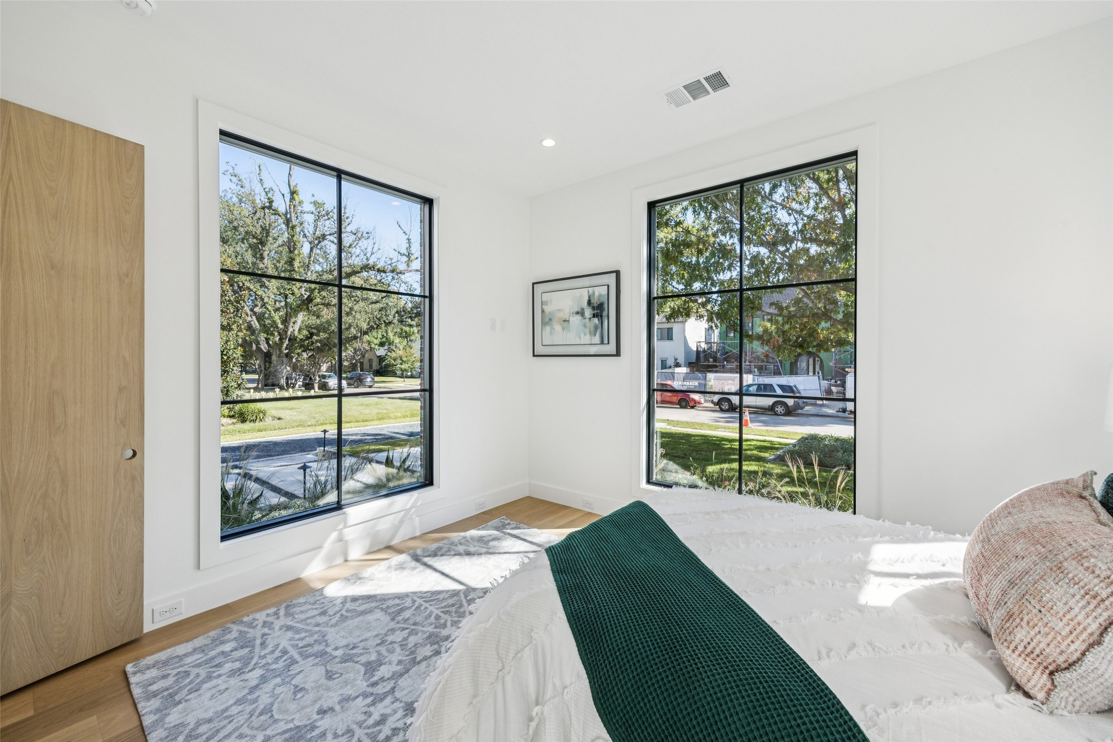 6833 Northridge Drive