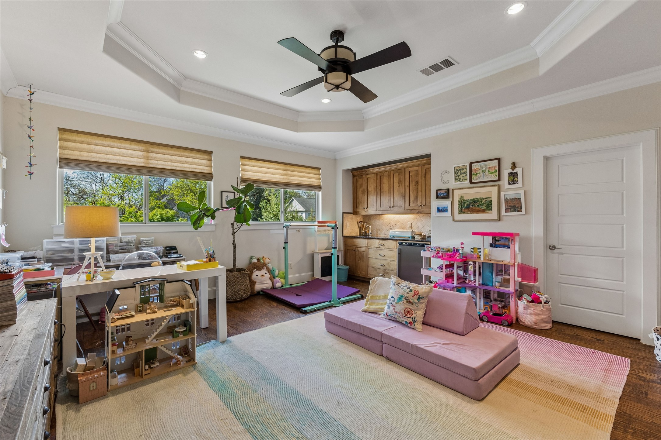 6714 Ellsworth Avenue