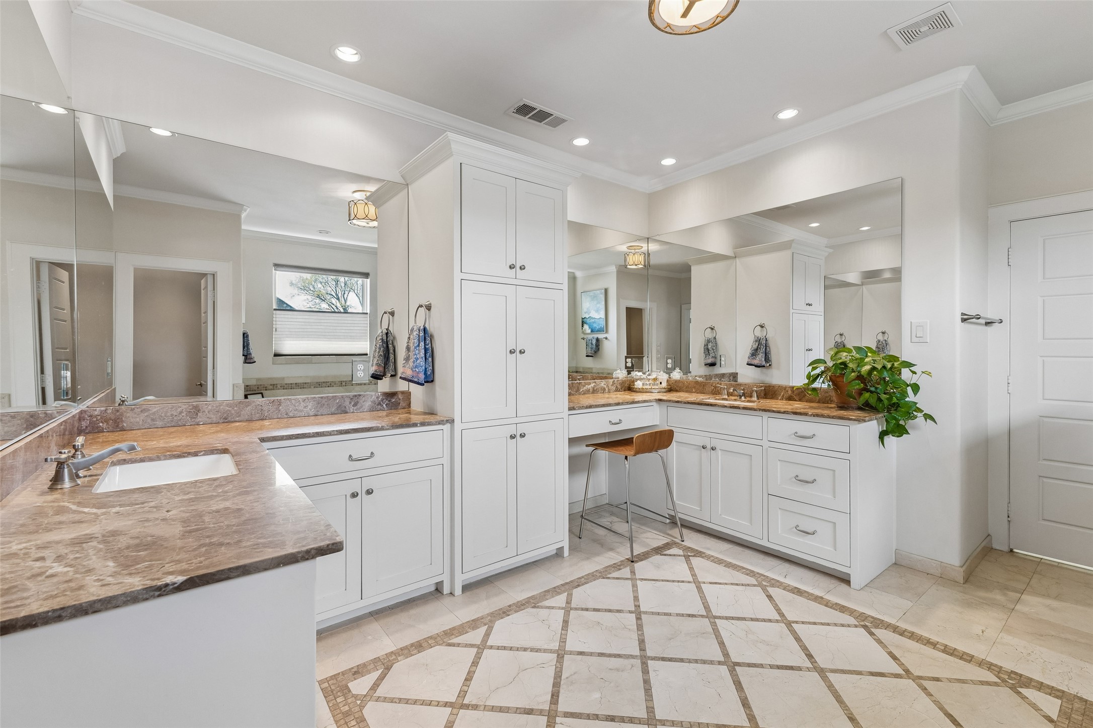 6714 Ellsworth Avenue