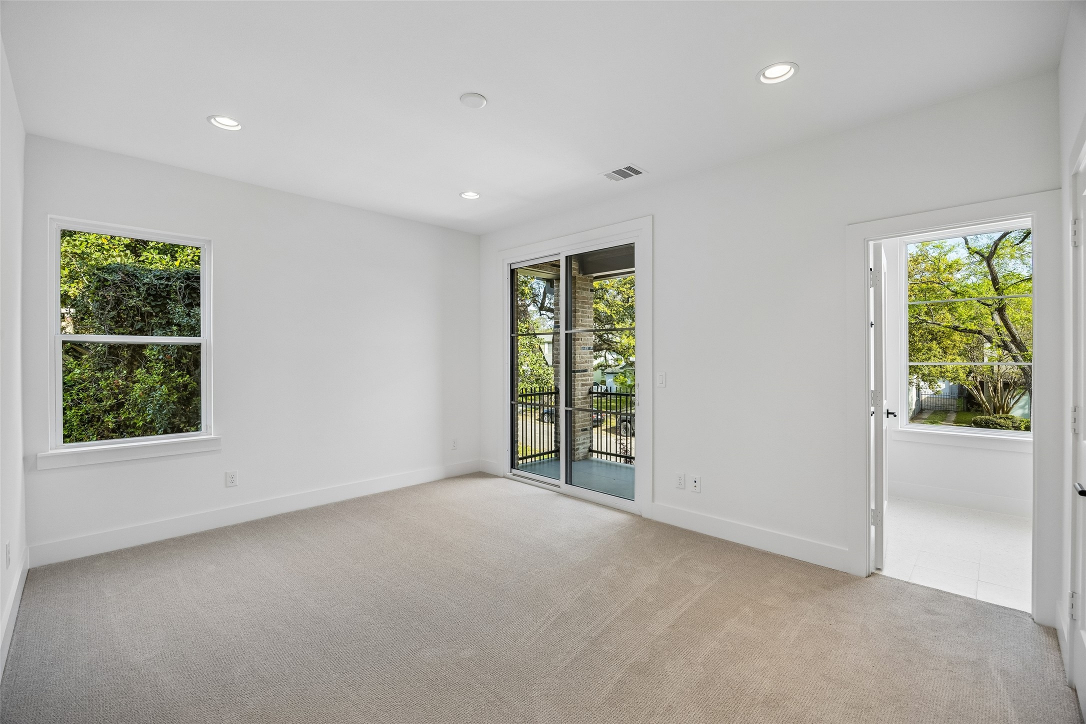 5526 Ellsworth Avenue