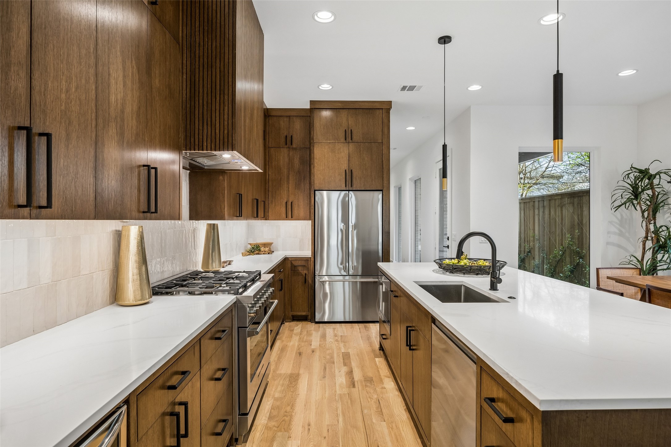 5526 Ellsworth Avenue