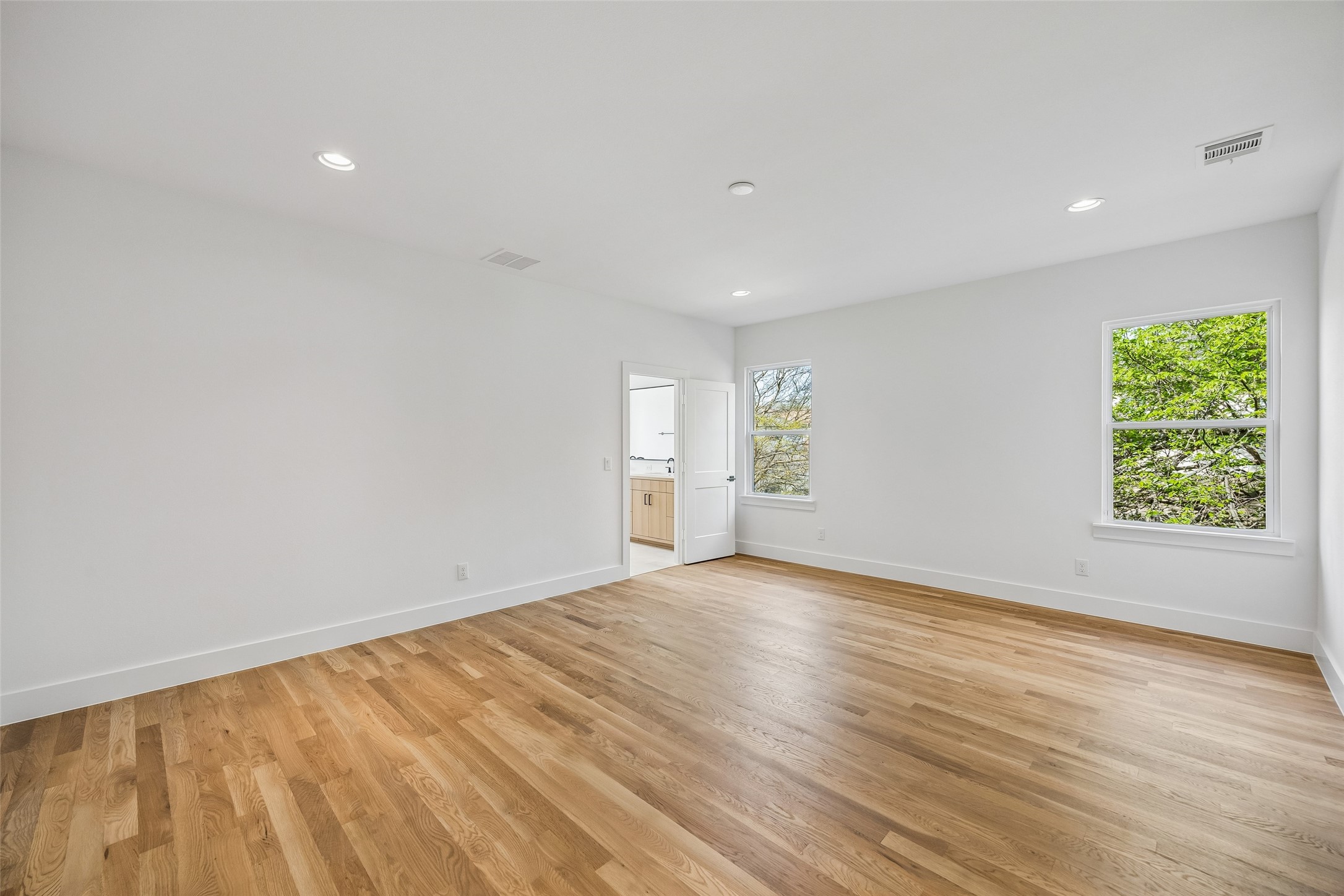 5526 Ellsworth Avenue