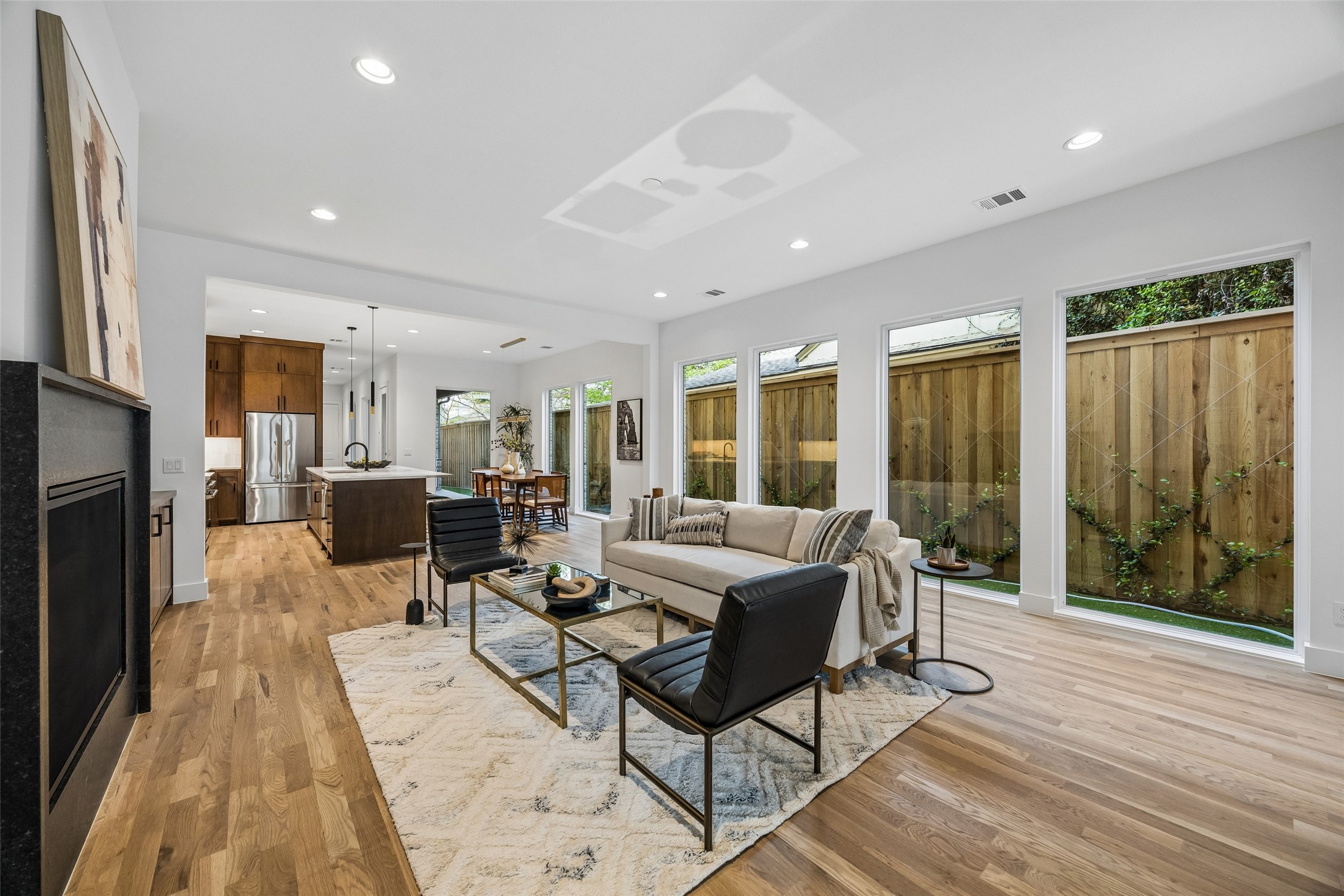 5526 Ellsworth Avenue