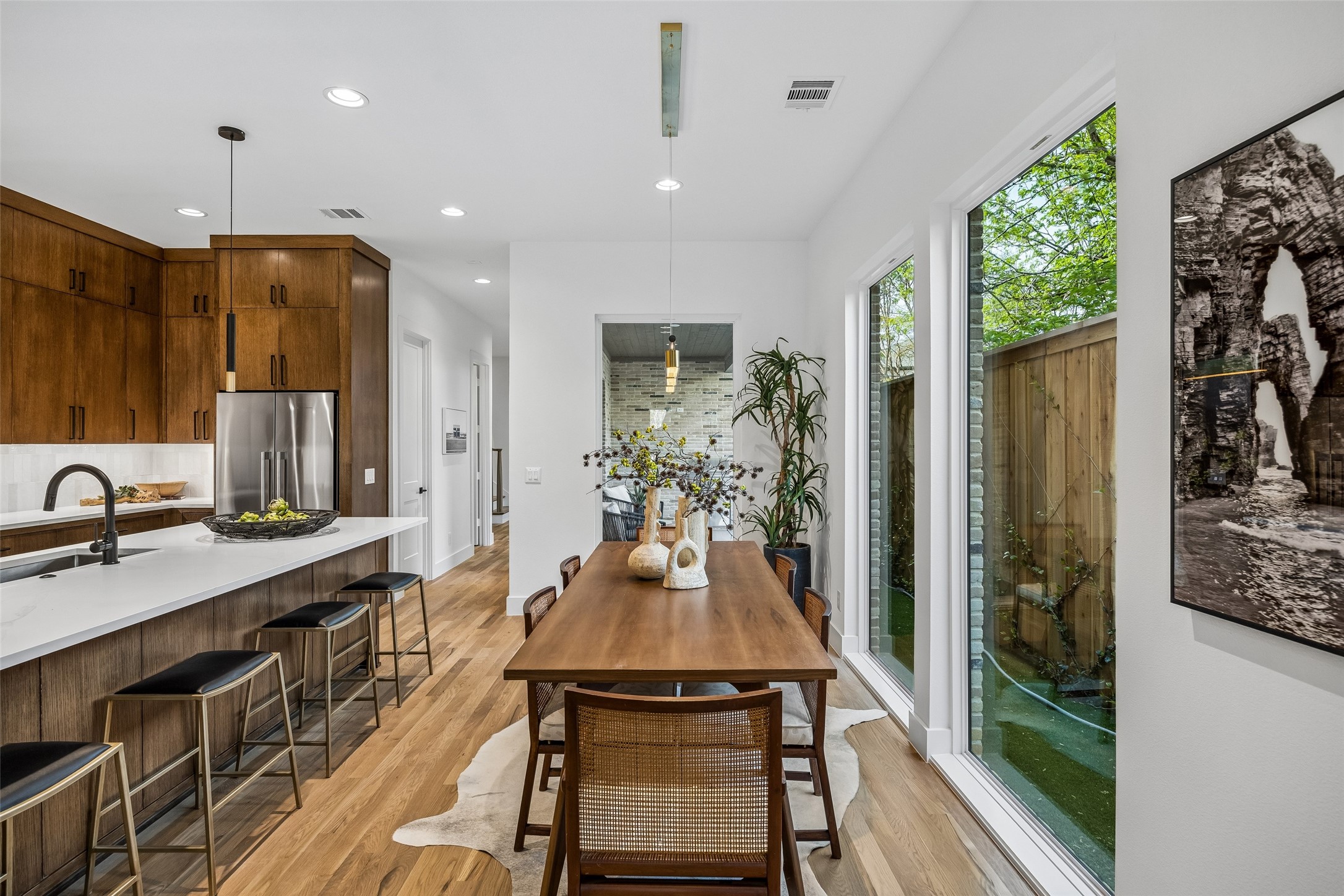 5526 Ellsworth Avenue