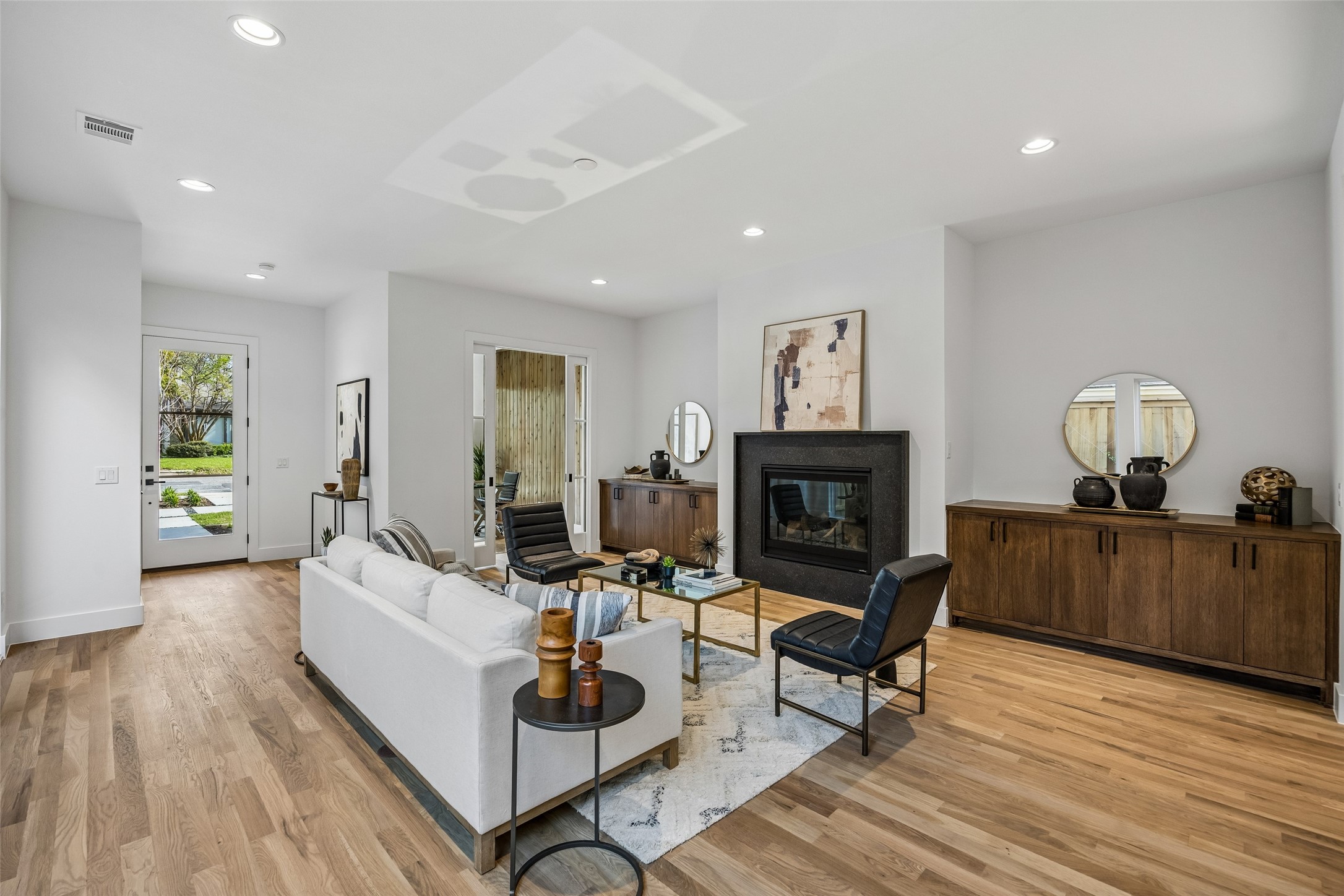 5526 Ellsworth Avenue