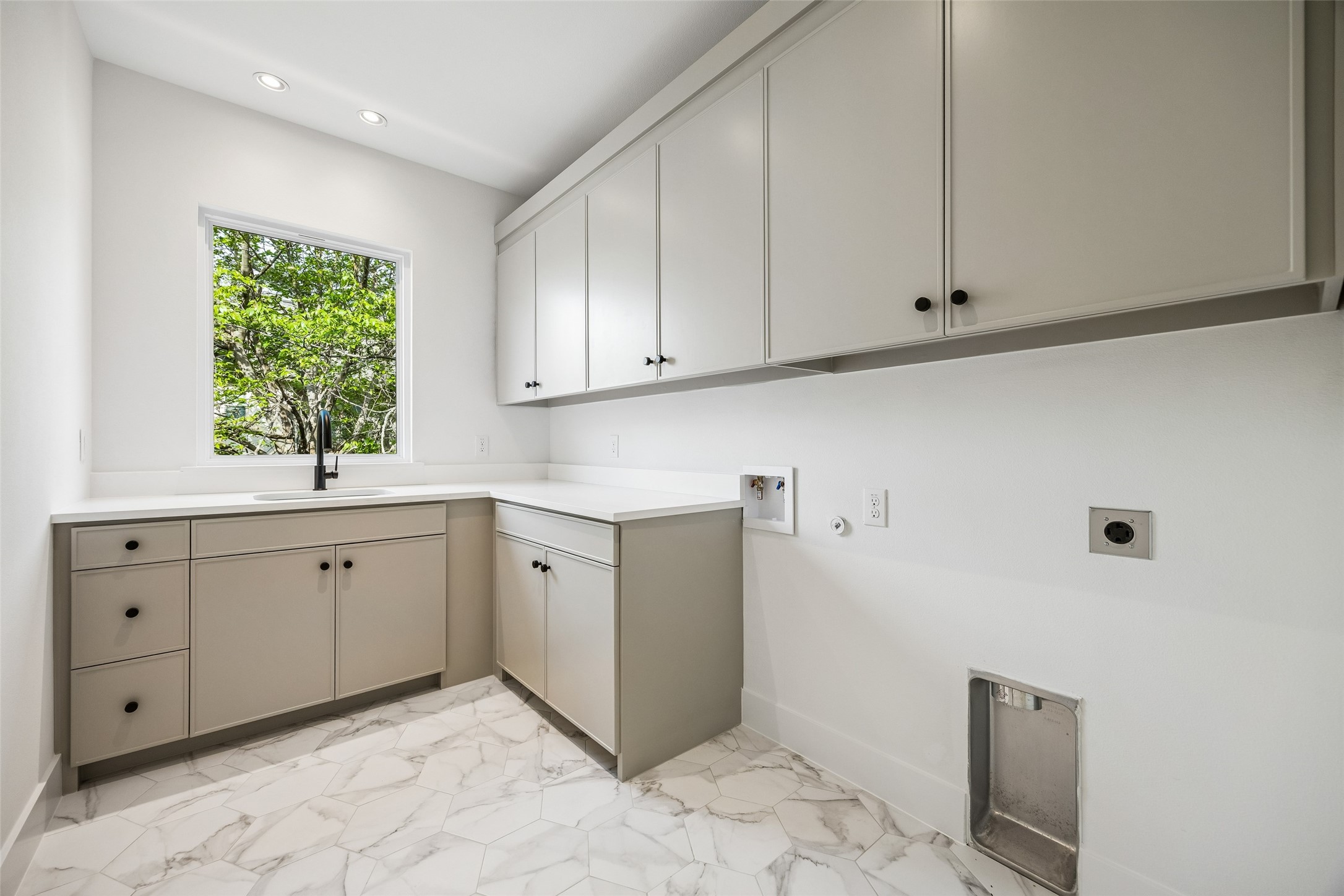 5526 Ellsworth Avenue