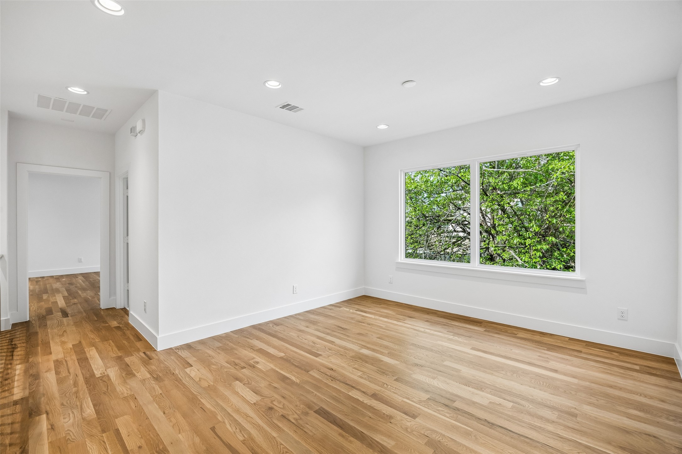 5526 Ellsworth Avenue