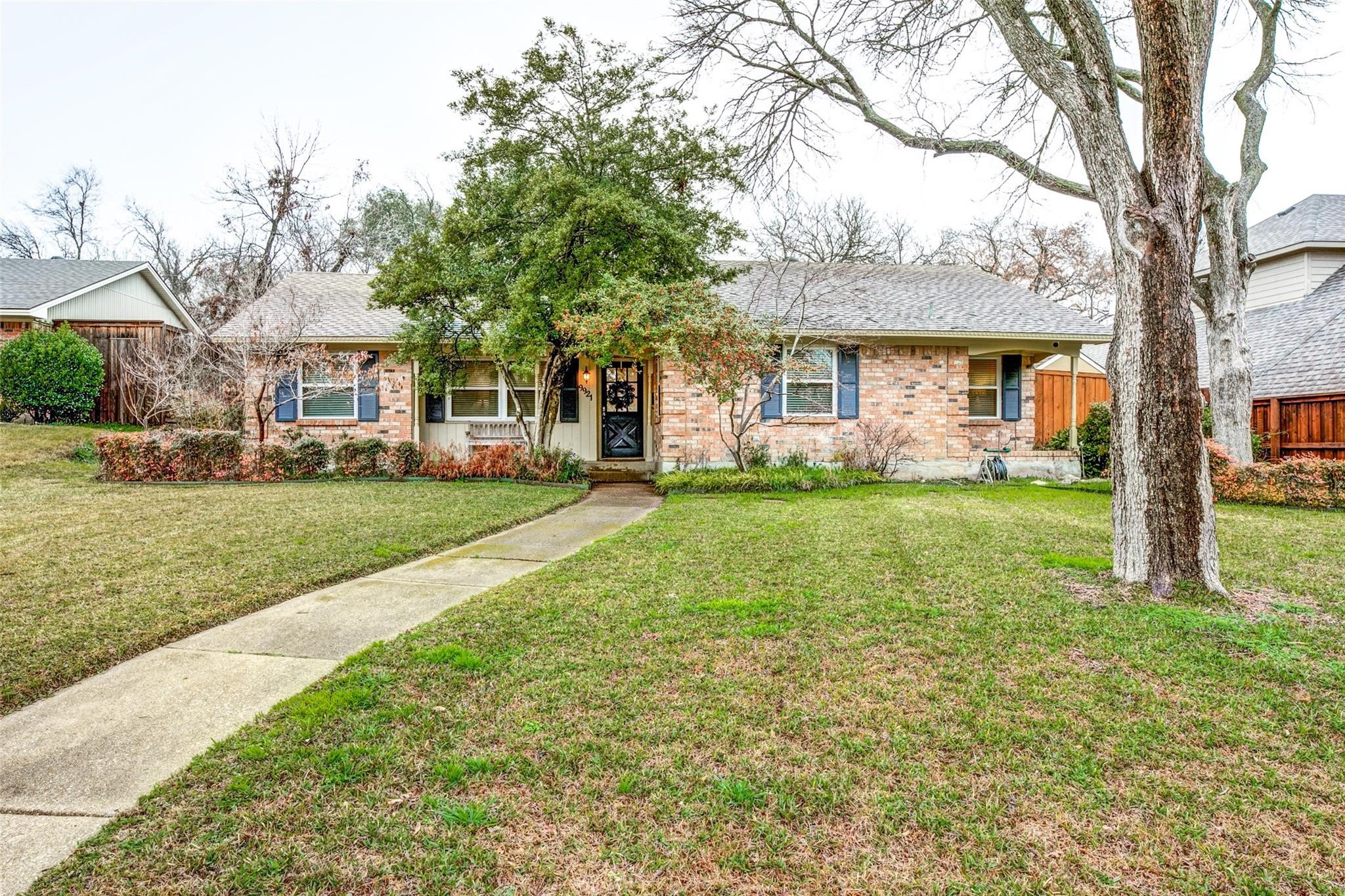 9921 Windlake Circle