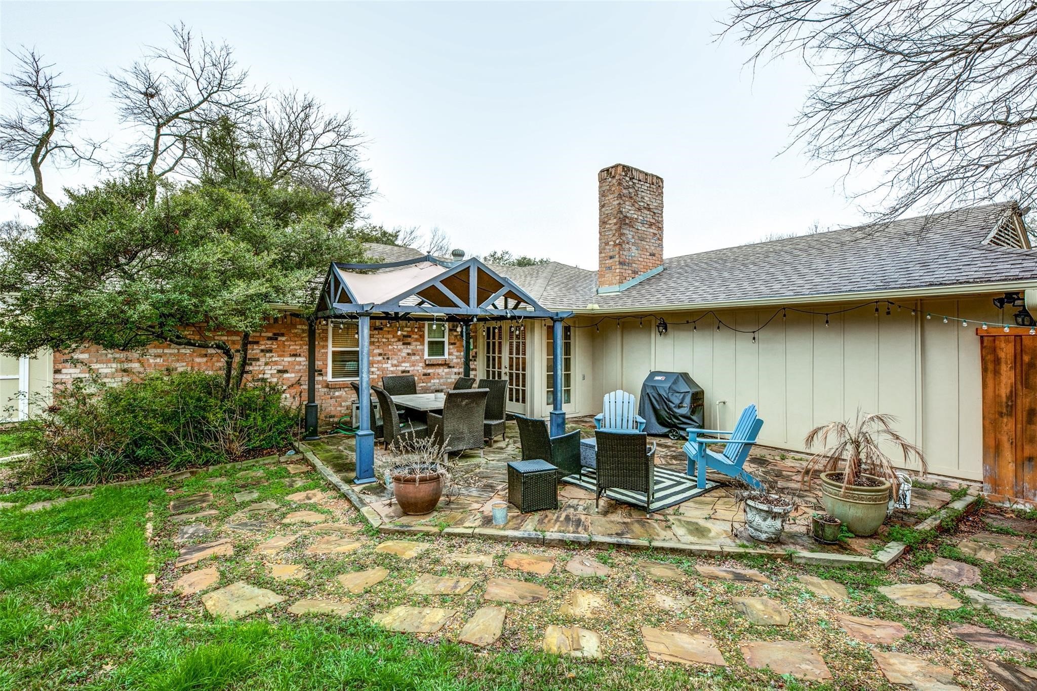 9921 Windlake Circle