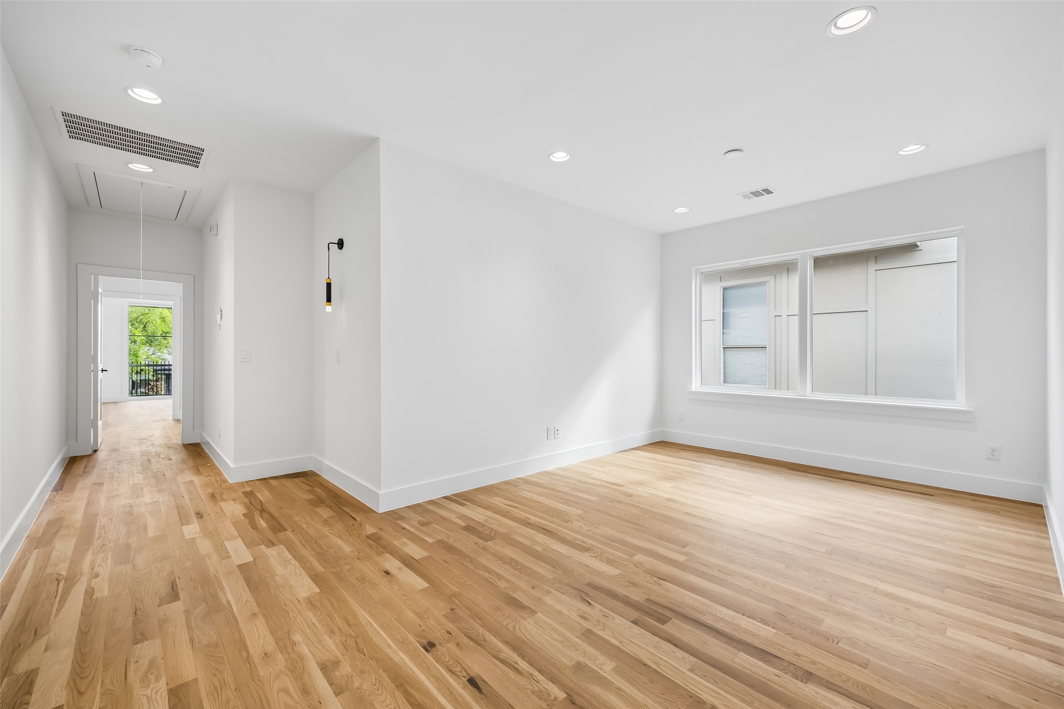 5528 Ellsworth Avenue