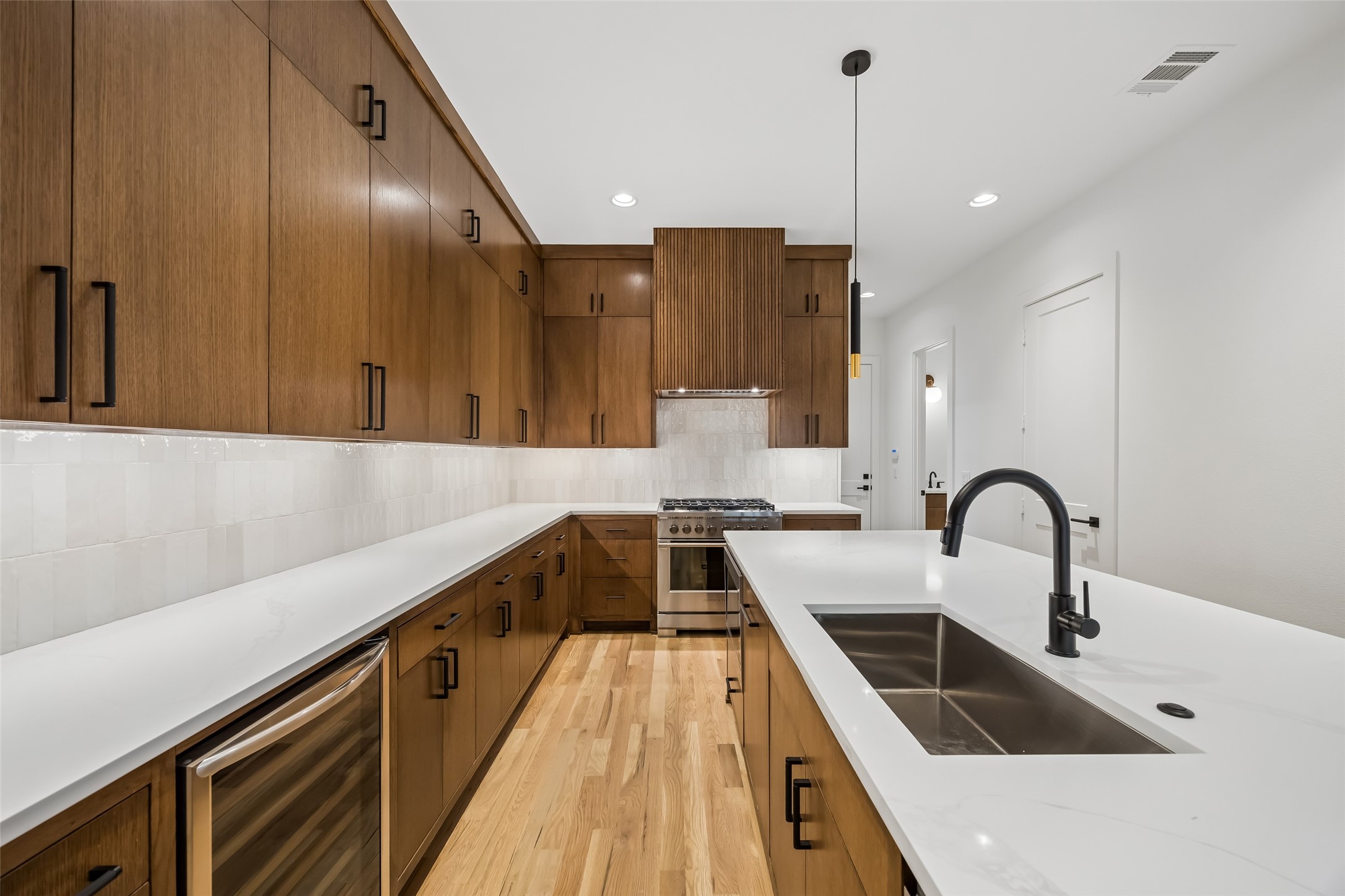 5528 Ellsworth Avenue