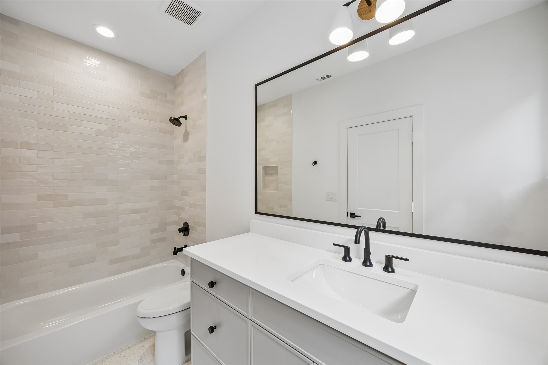 5528 Ellsworth Avenue