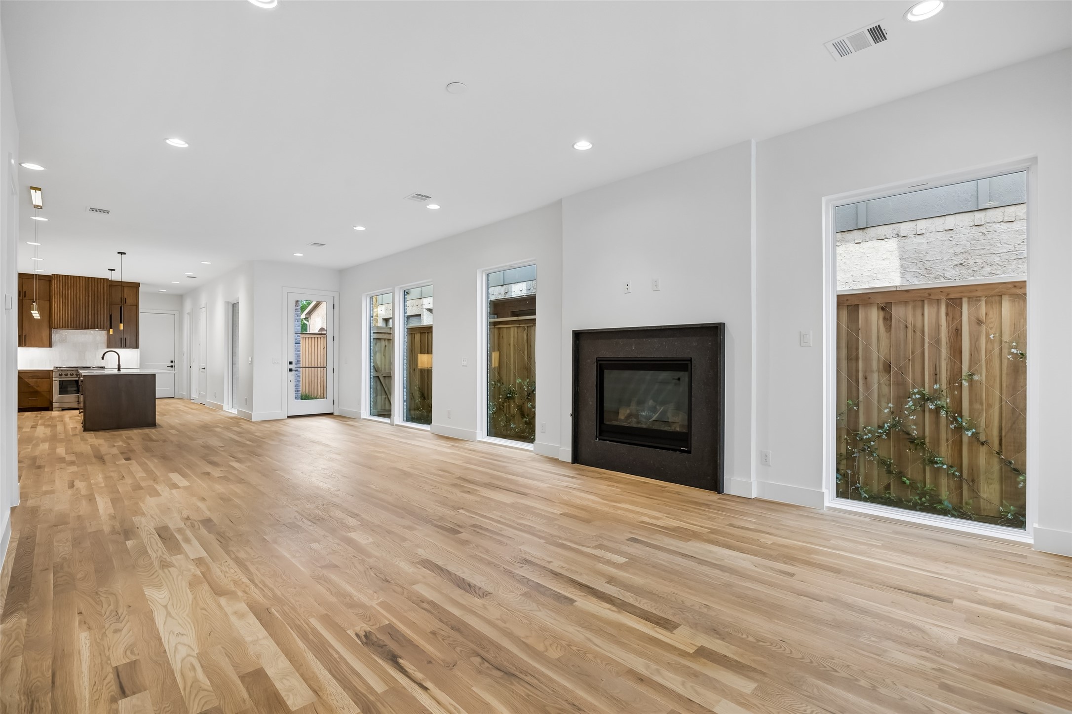 5528 Ellsworth Avenue