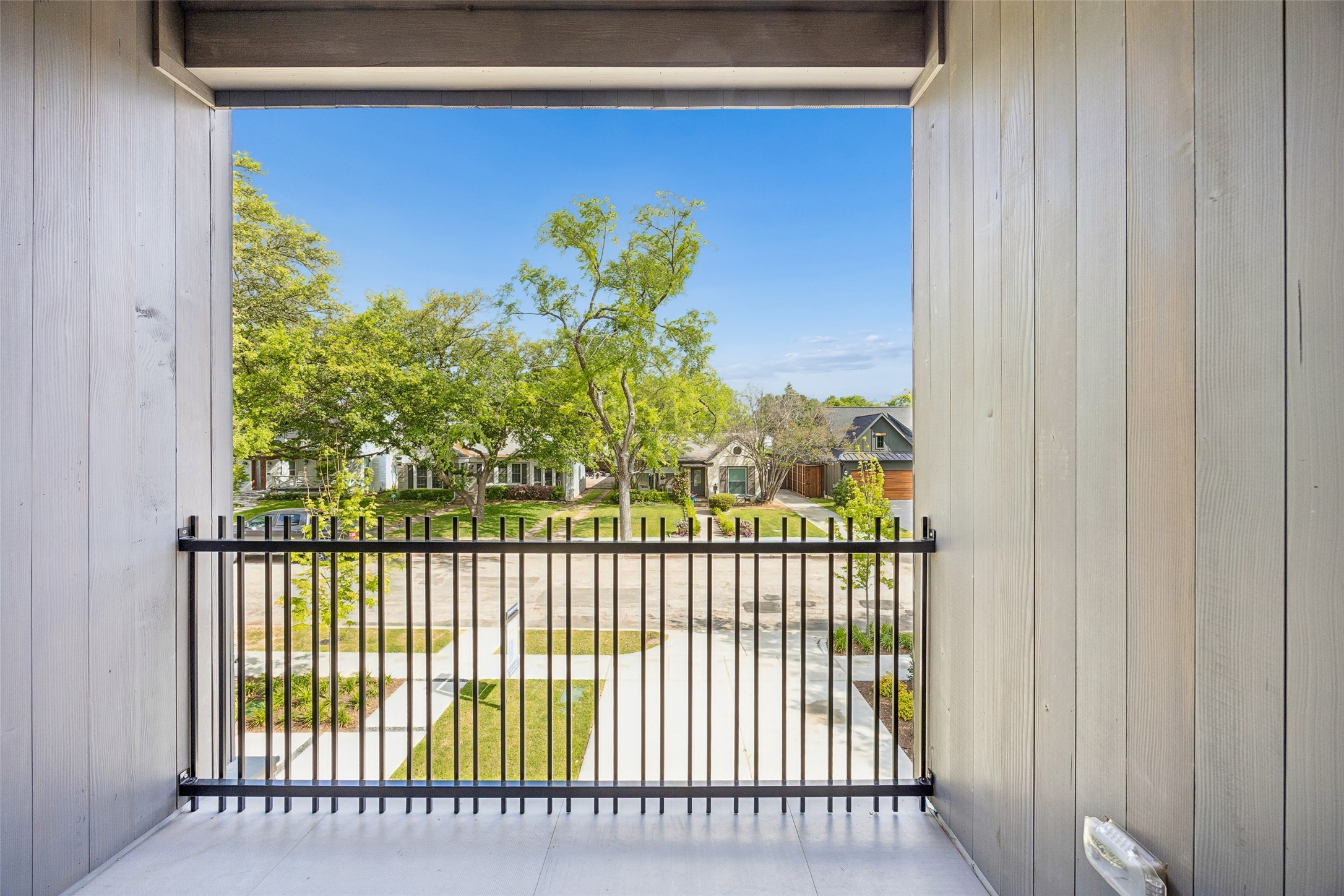 5528 Ellsworth Avenue