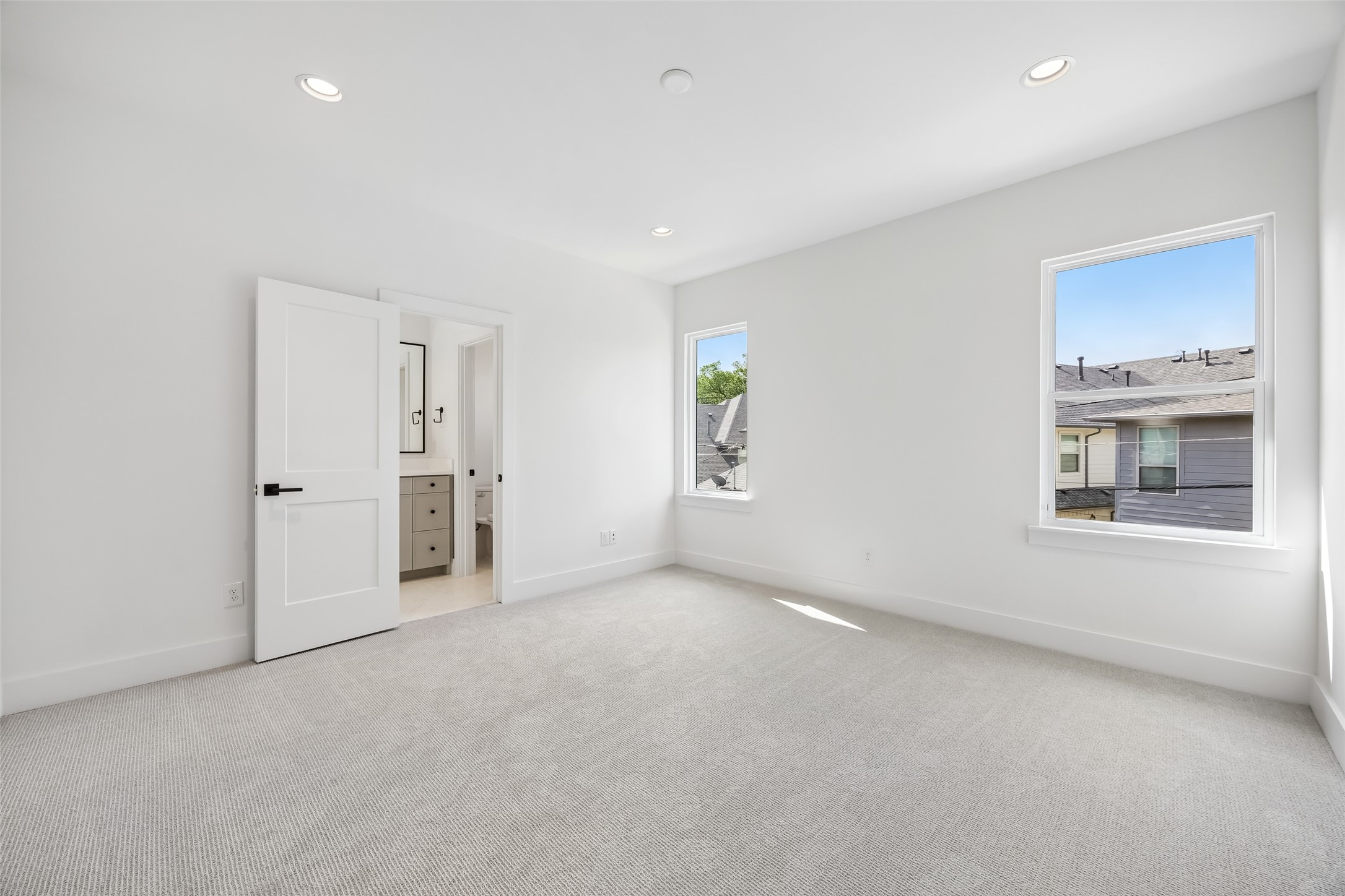 5528 Ellsworth Avenue