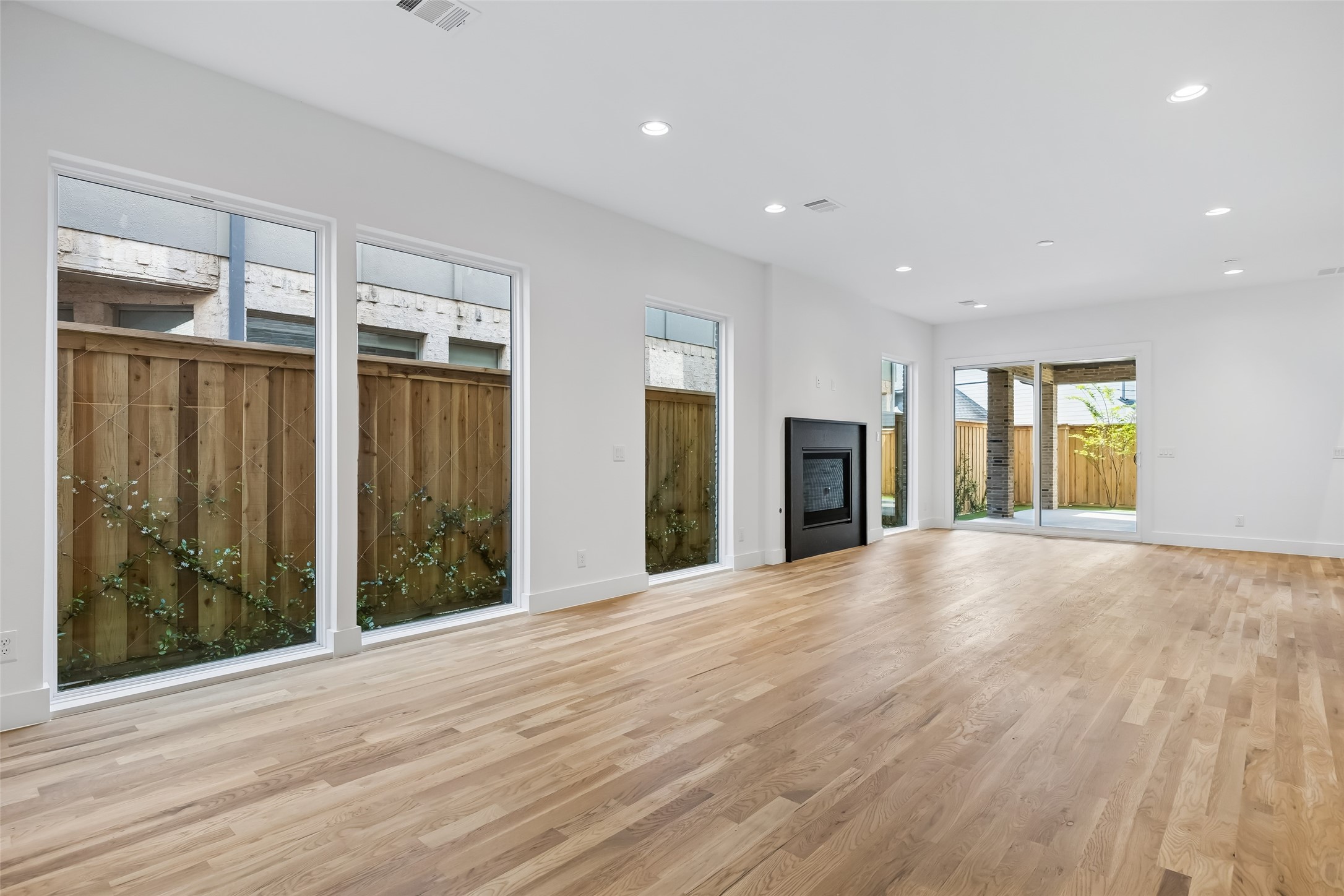 5528 Ellsworth Avenue