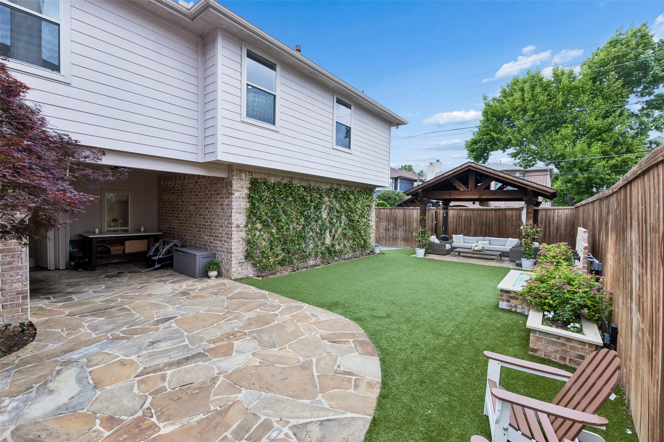 6151 Palo Pinto Avenue