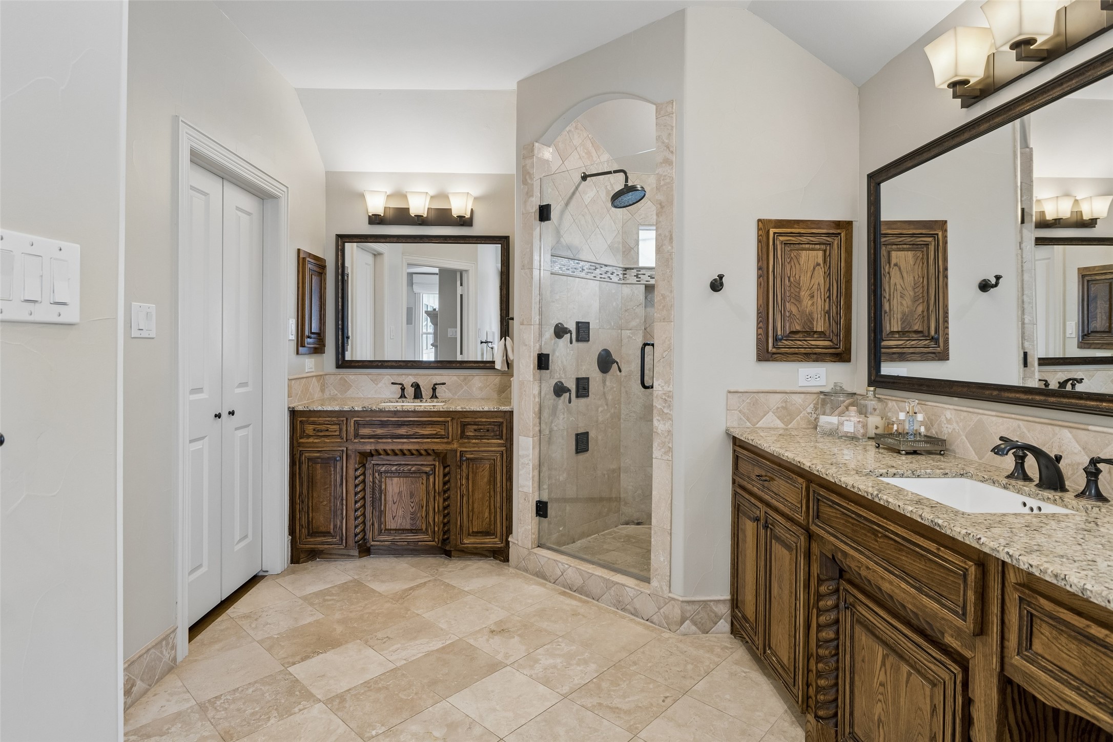 6151 Palo Pinto Avenue