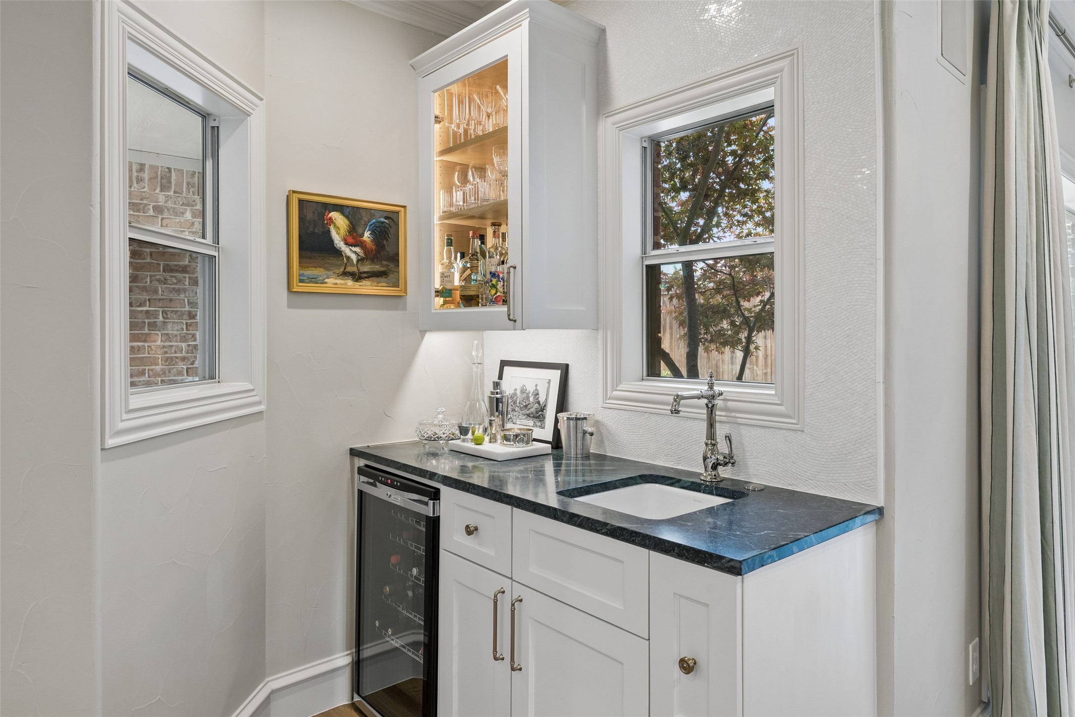 6151 Palo Pinto Avenue