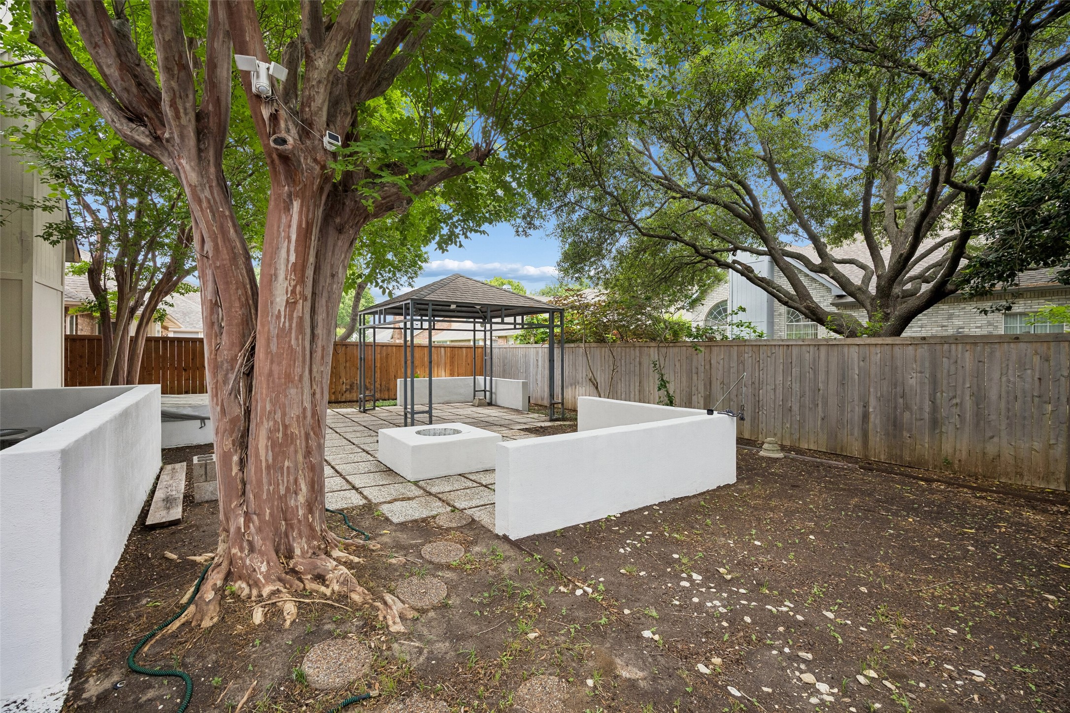 3768 Lakeway Court