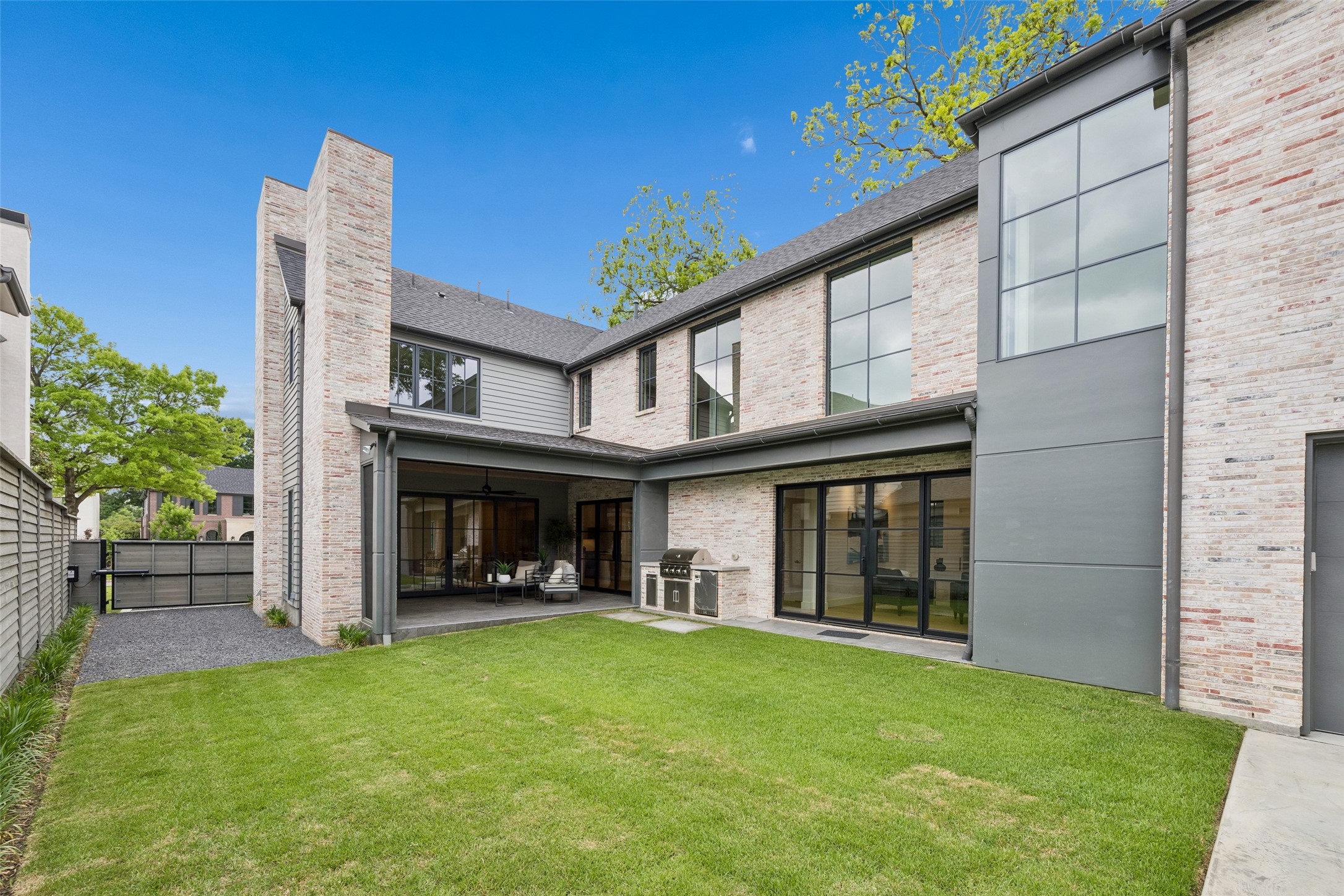 6833 Northridge Drive