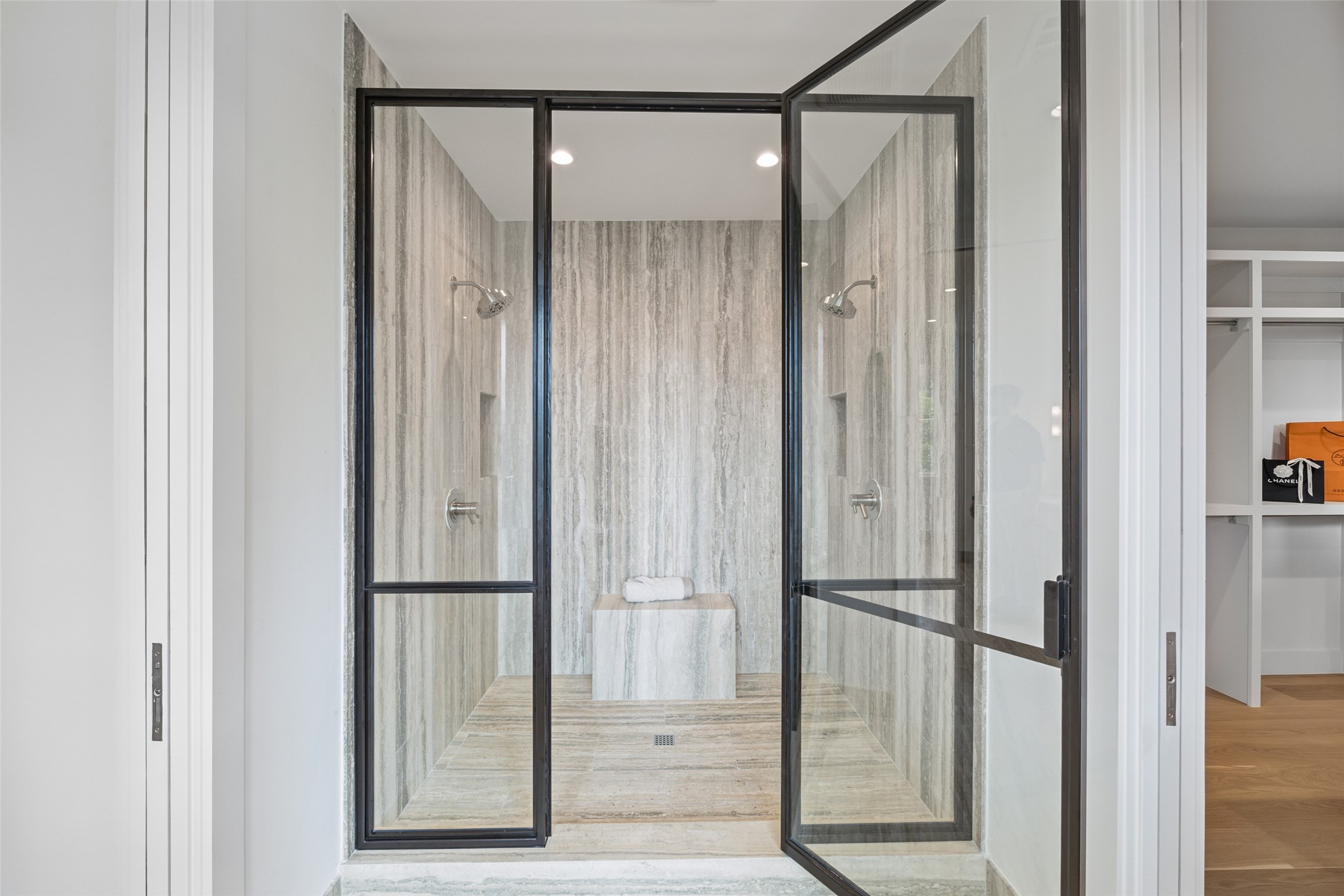 6833 Northridge Drive