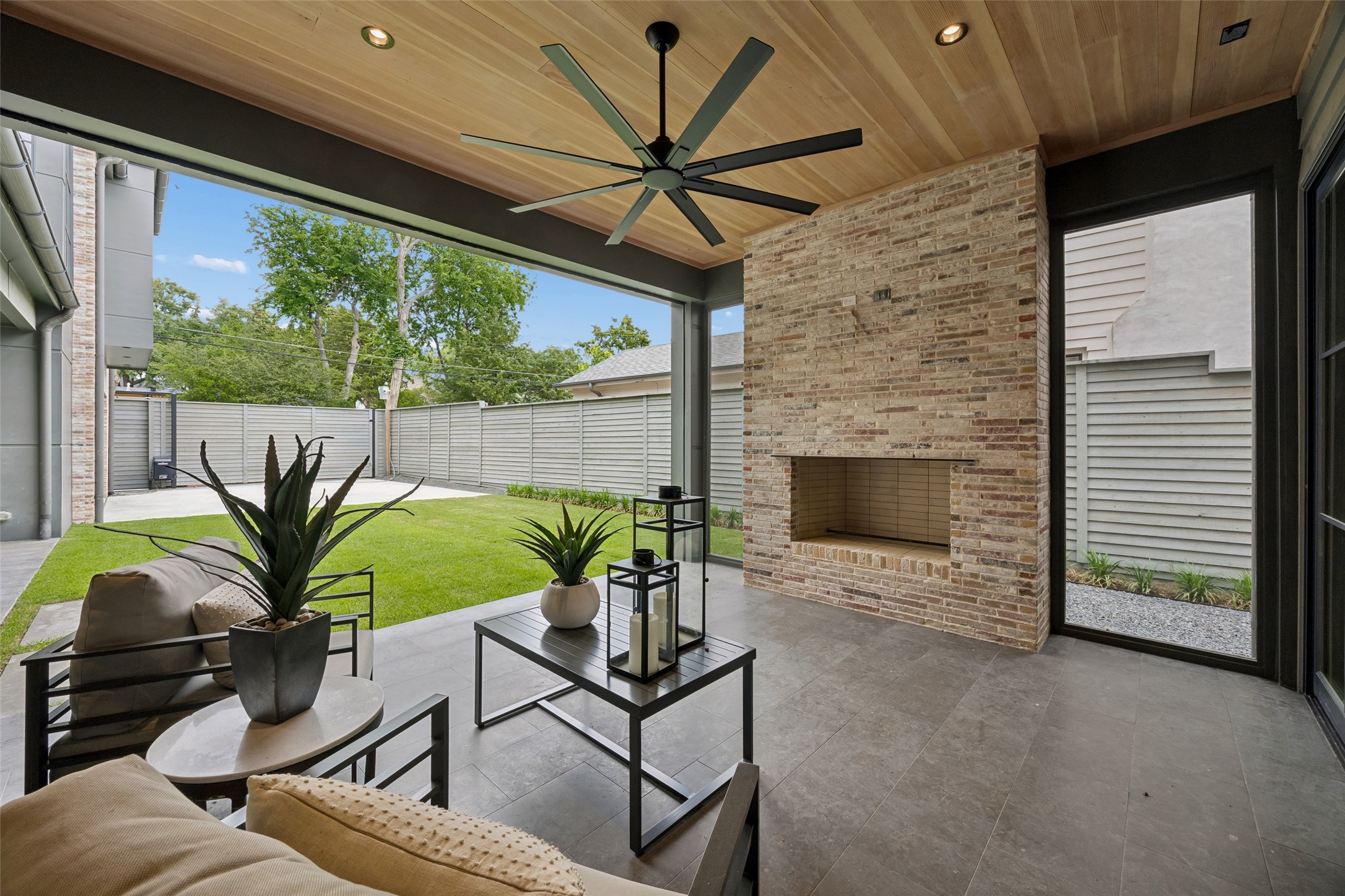 6833 Northridge Drive