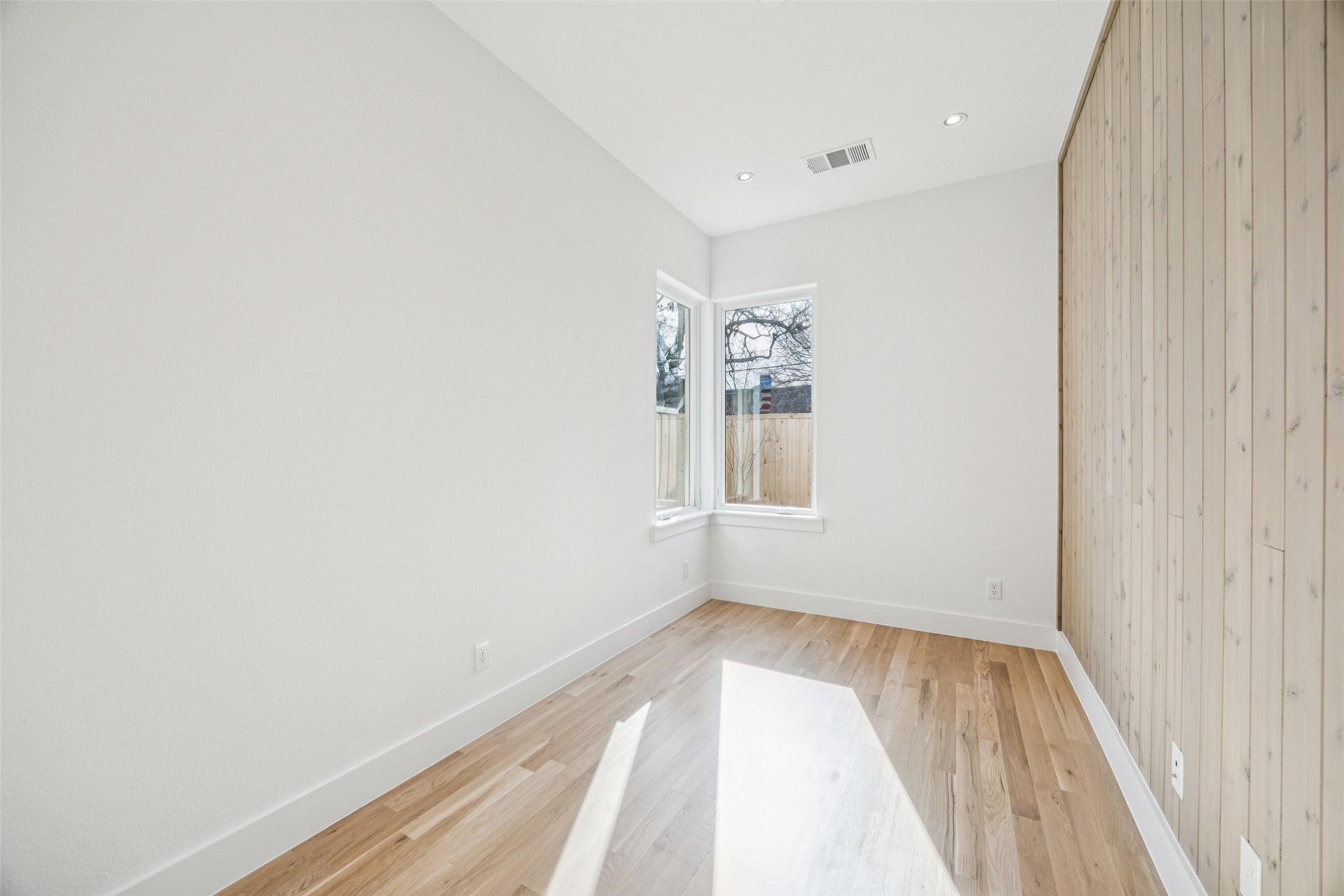 5602 Ellsworth Avenue