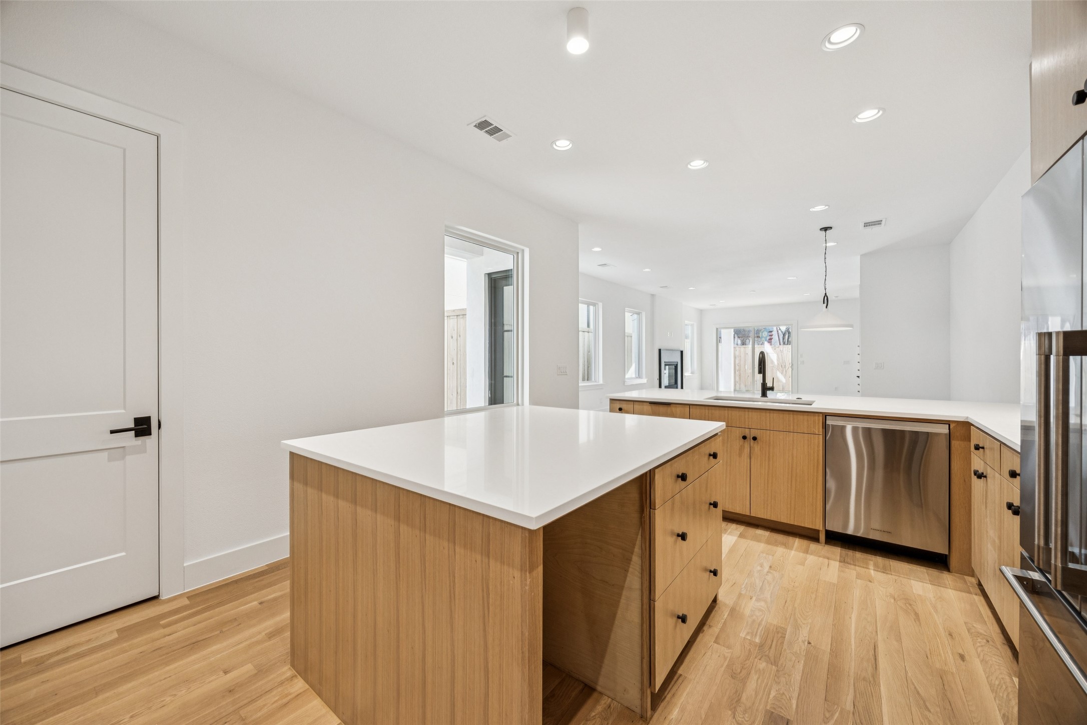 5602 Ellsworth Avenue