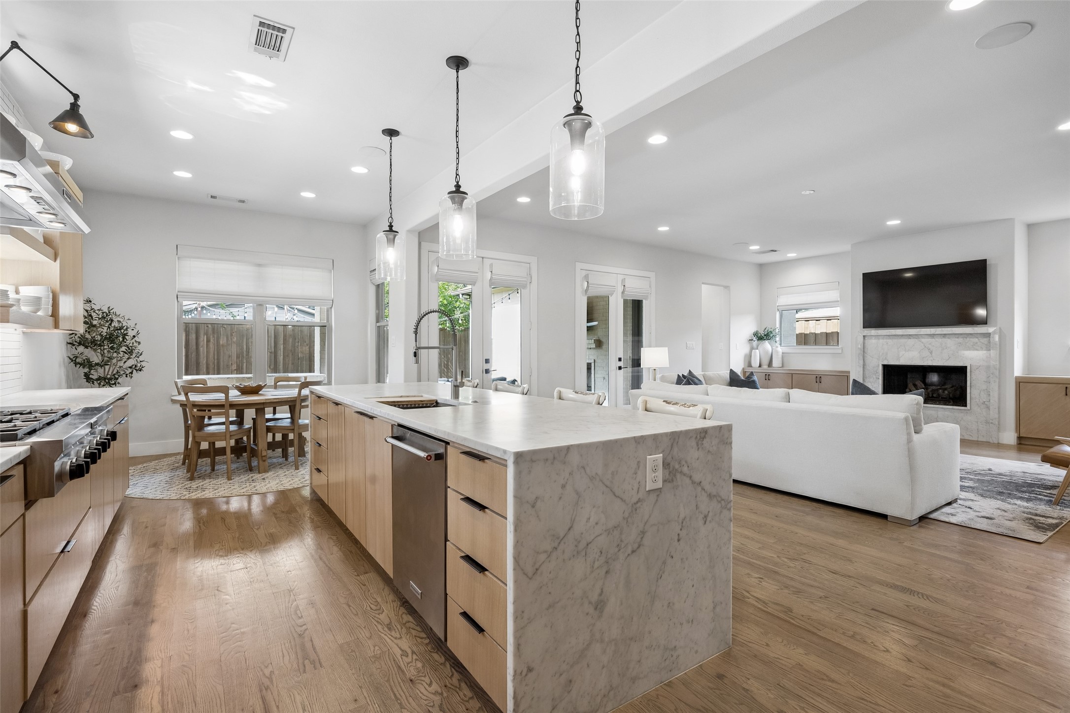 5923 Anita Street
