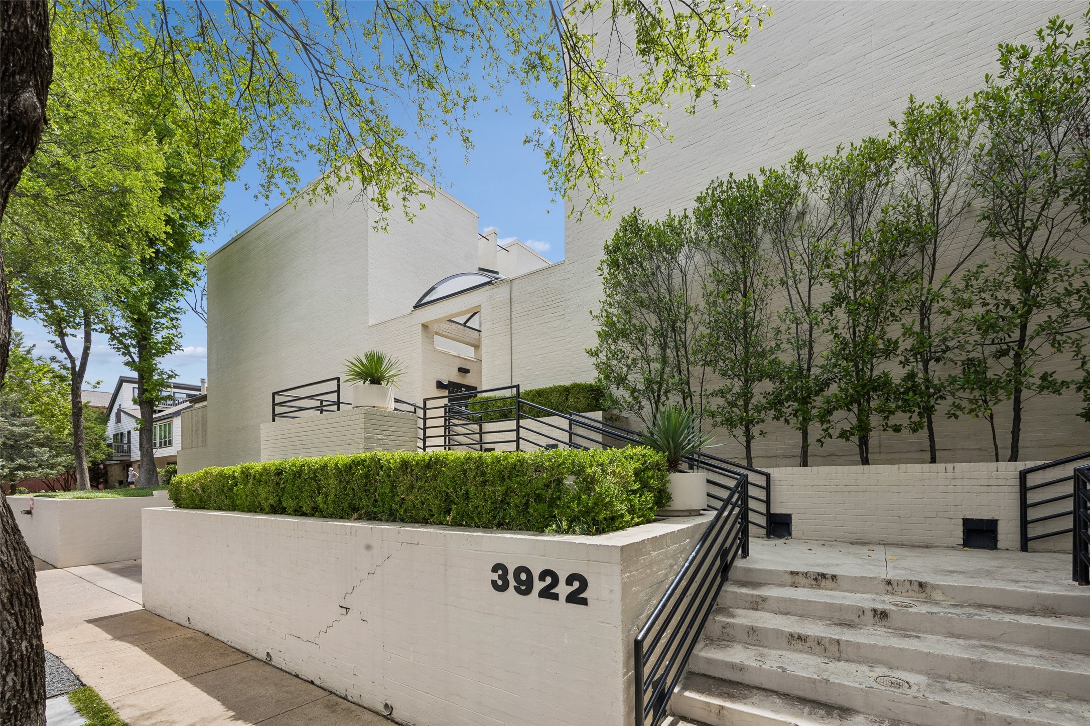 3922 Travis Street 5