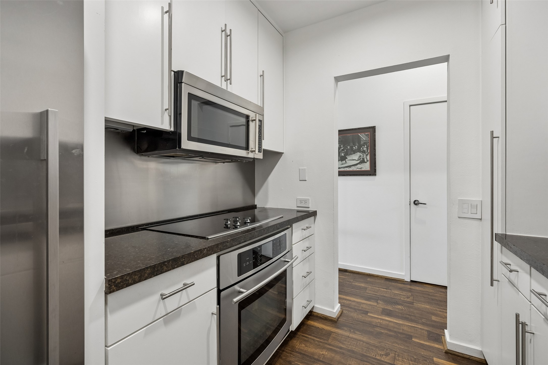 3922 Travis Street 5