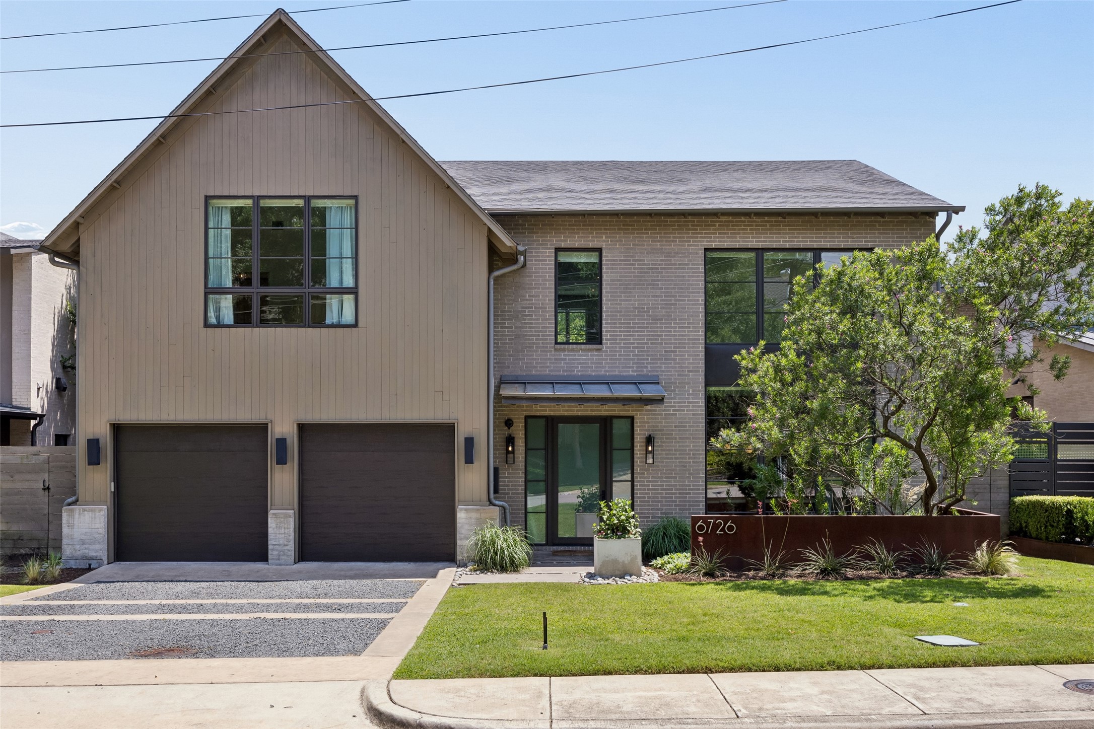 6726 Lake Circle Drive