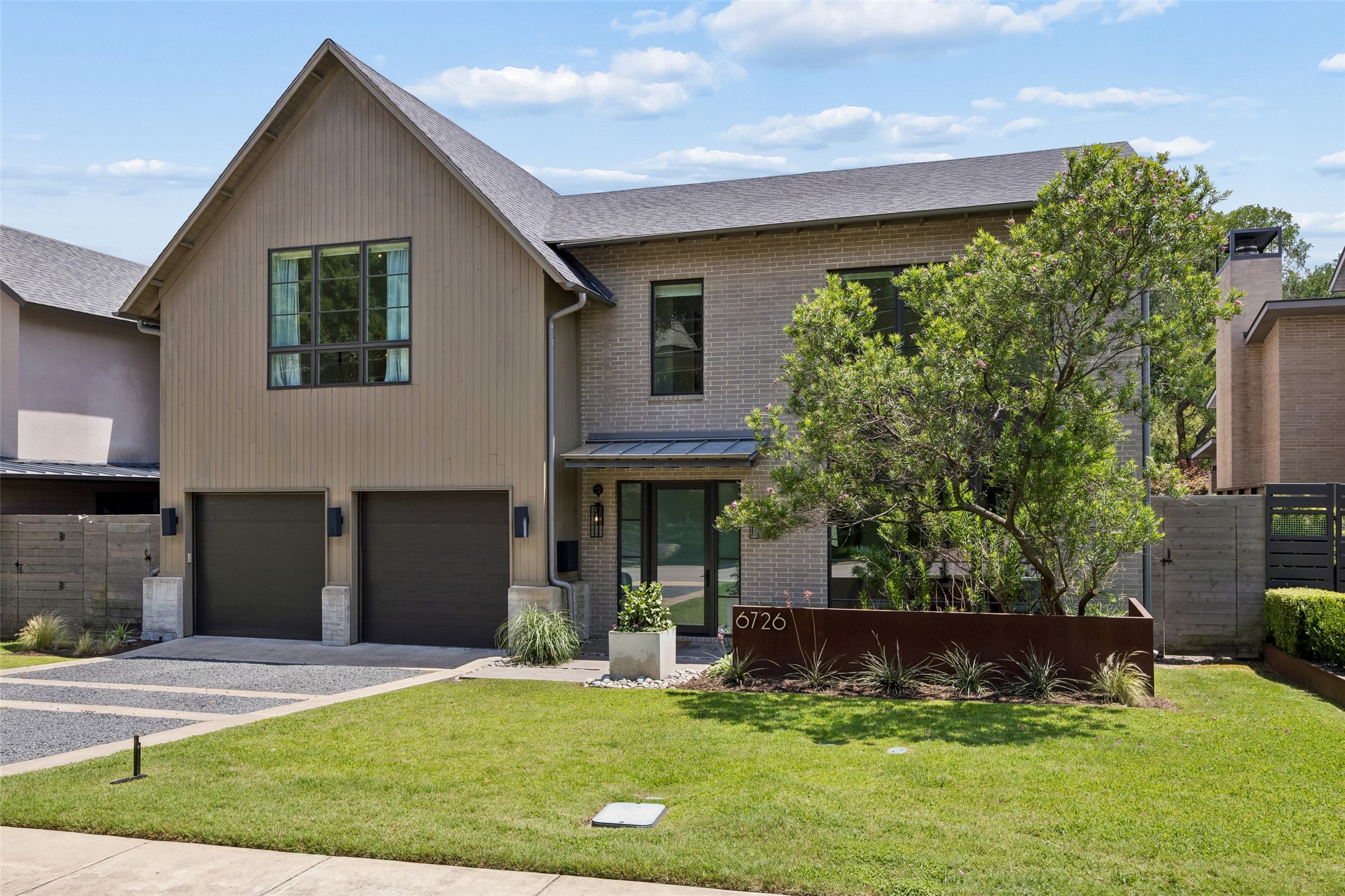 6726 Lake Circle Drive