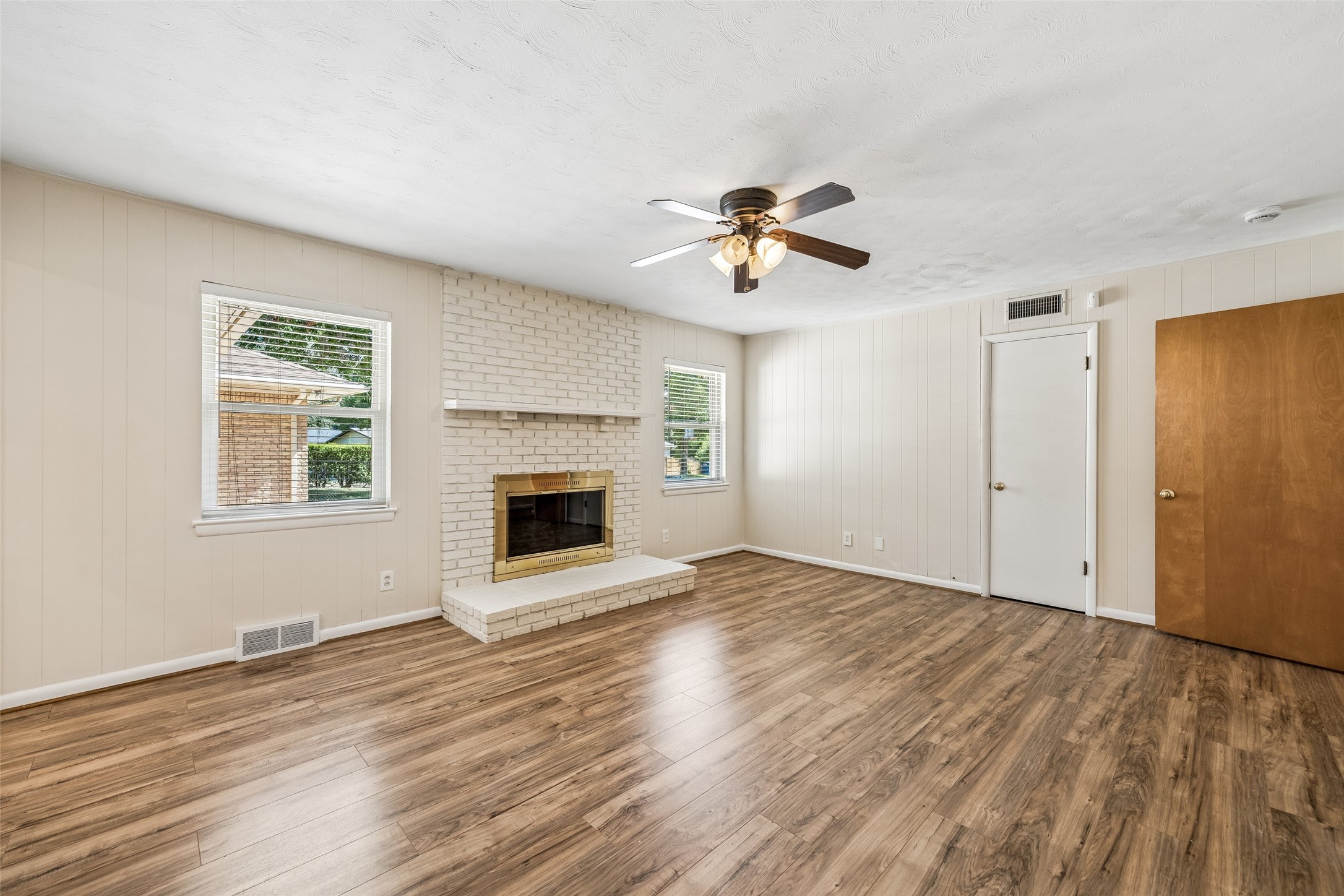 6147 Woodcrest Lane